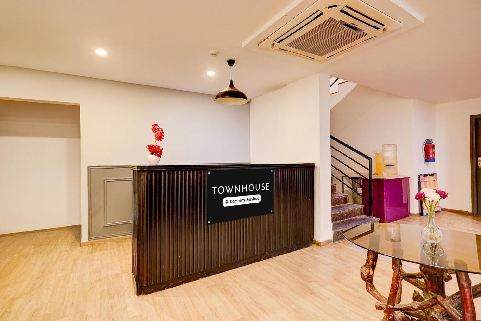 Super Townhouse Hal Indiranagar Extension 4*
