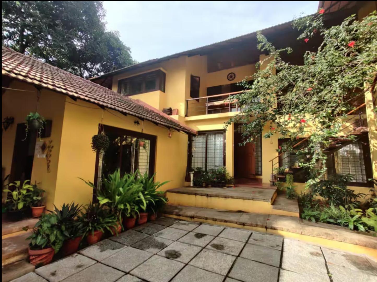Spacious With A Garden View In A Charming Near Indiranagar Homestay Bangalore