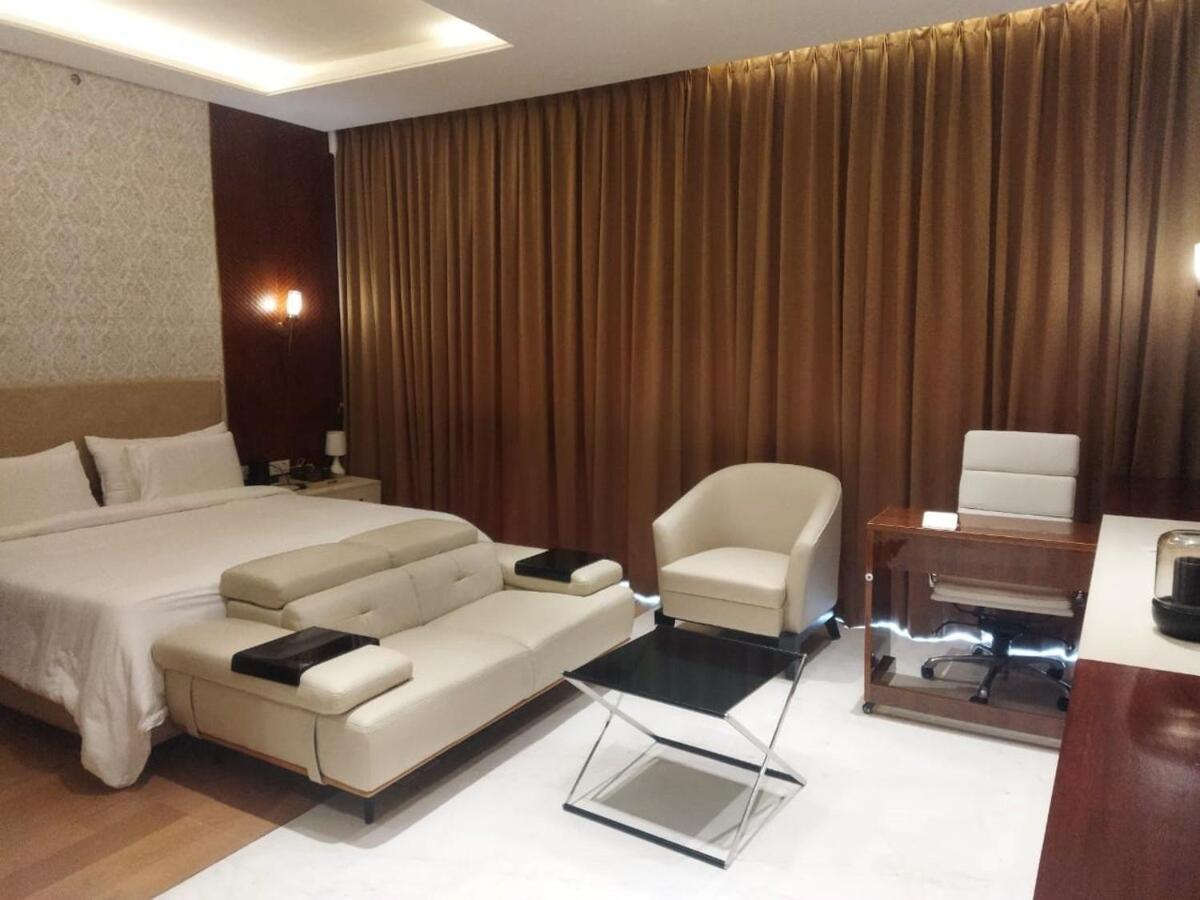 Apartment Luxury - Leela Residences