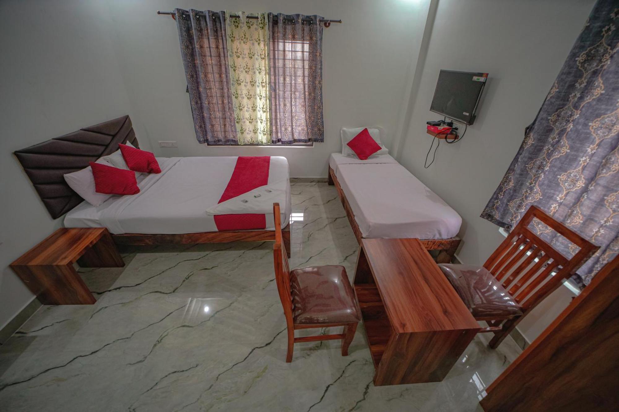 Pph Living Jai Maruthi Boarding & 3*