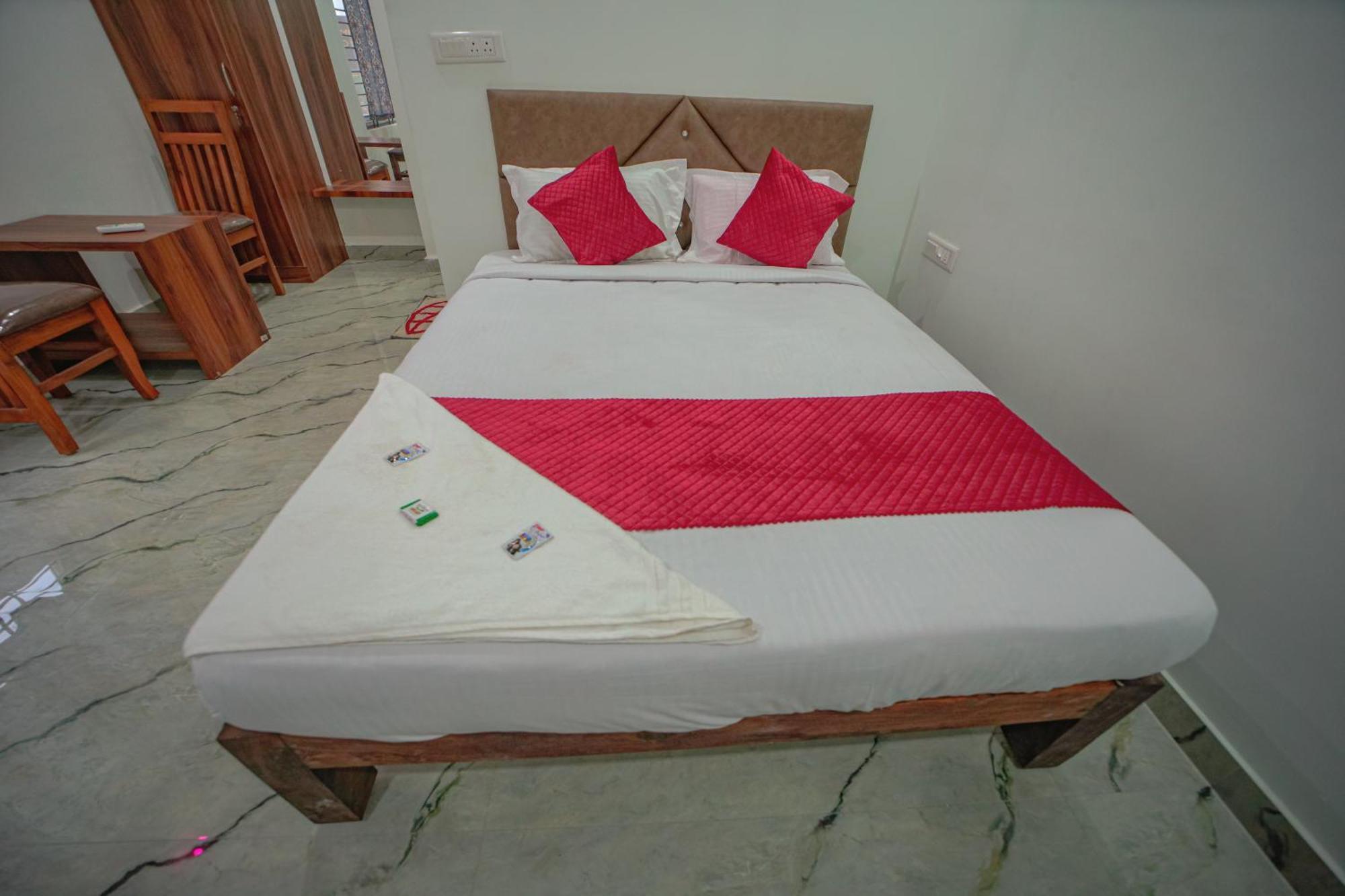 Pph Living Jai Maruthi Boarding & Hotel 3*