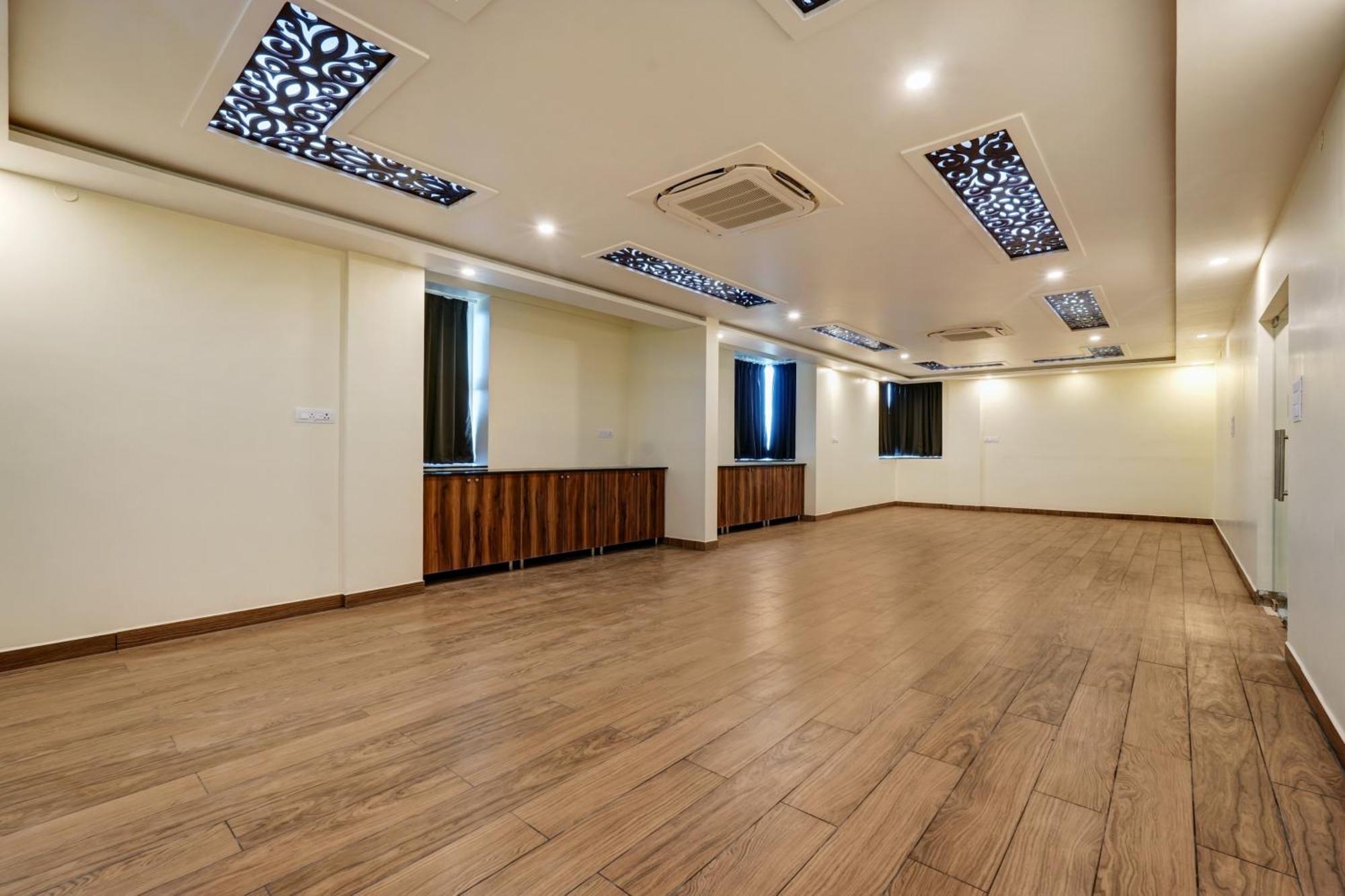 O East Land Hotel 4*