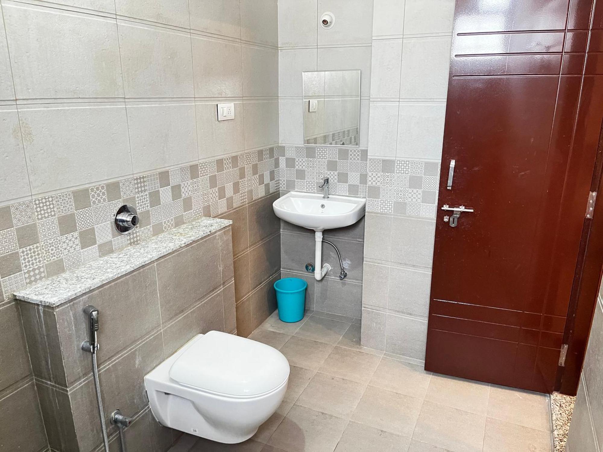 Raj Comfort Hotel 2*