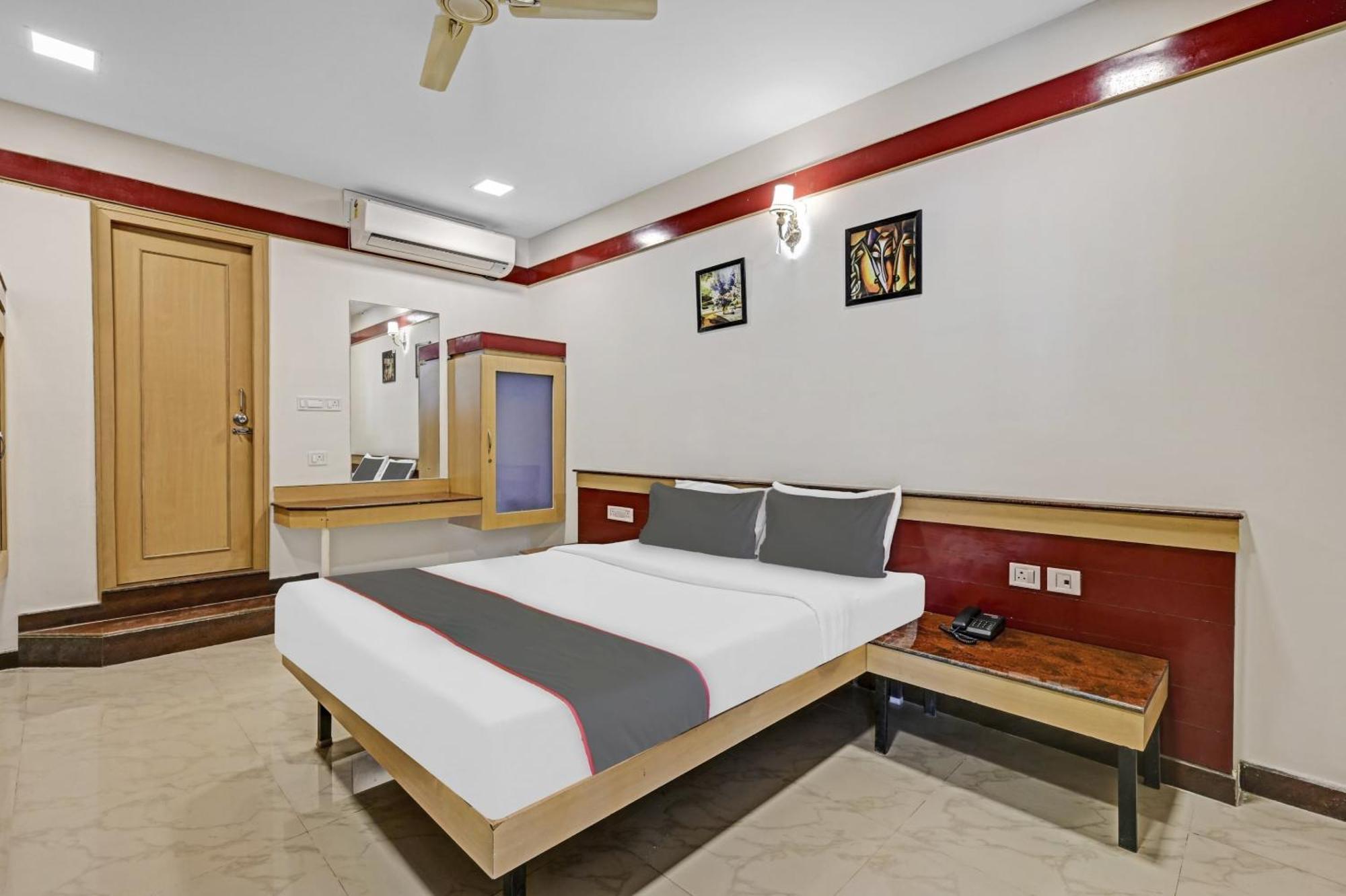 Collection O Sri Sai Ram Hotel