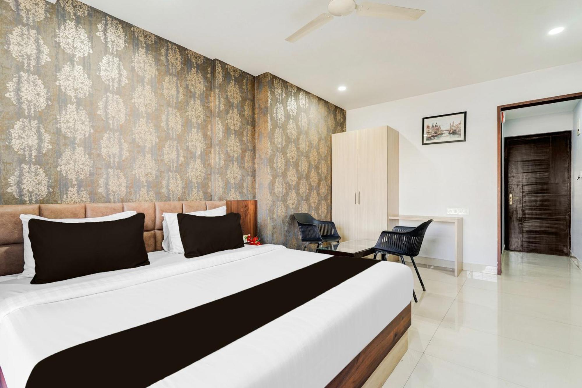 Super Townhouse Oak Dlf Newtown 3*