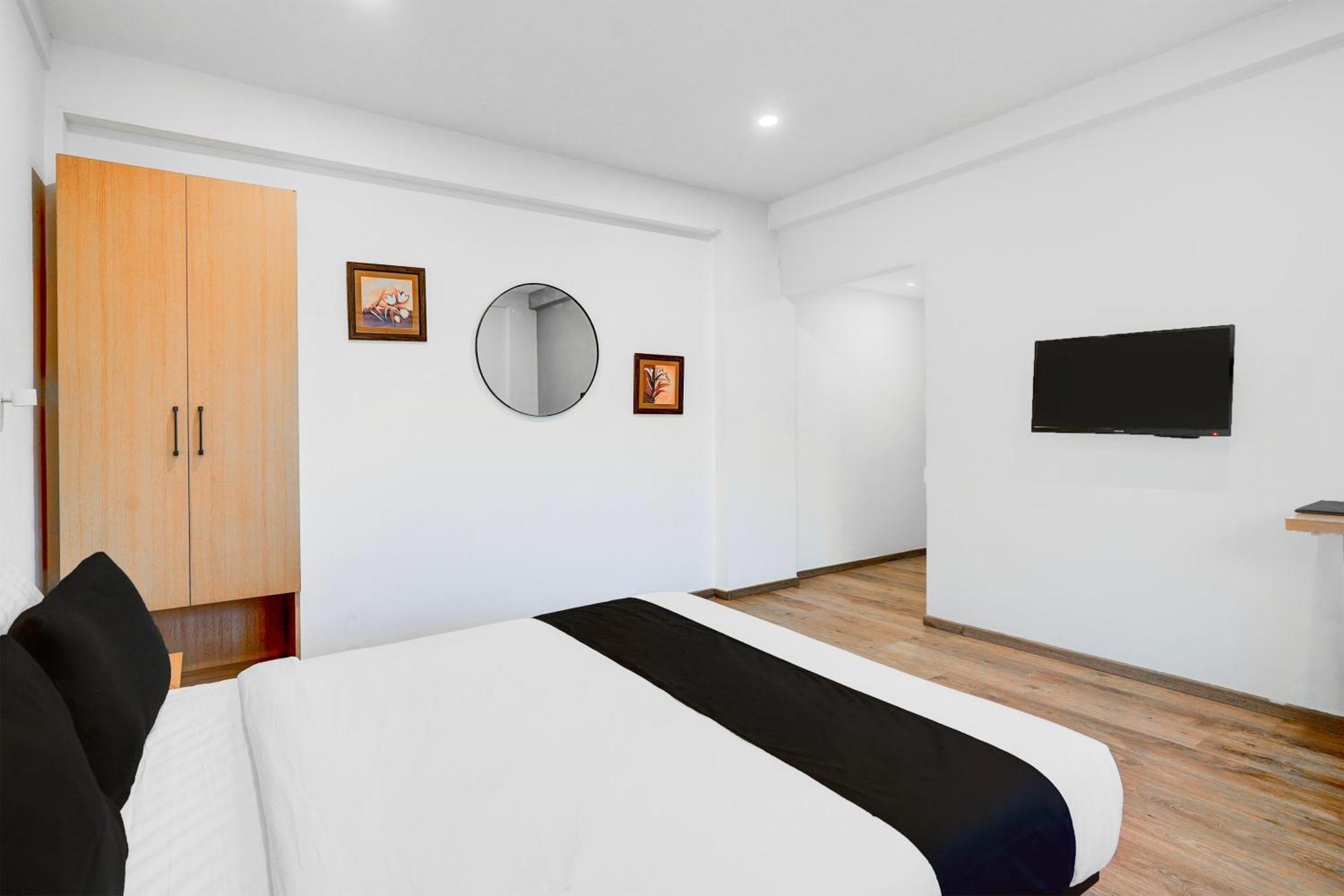 Hotel Super Townhouse Kanakpura Road Formerly Panchavati Comforts 3*