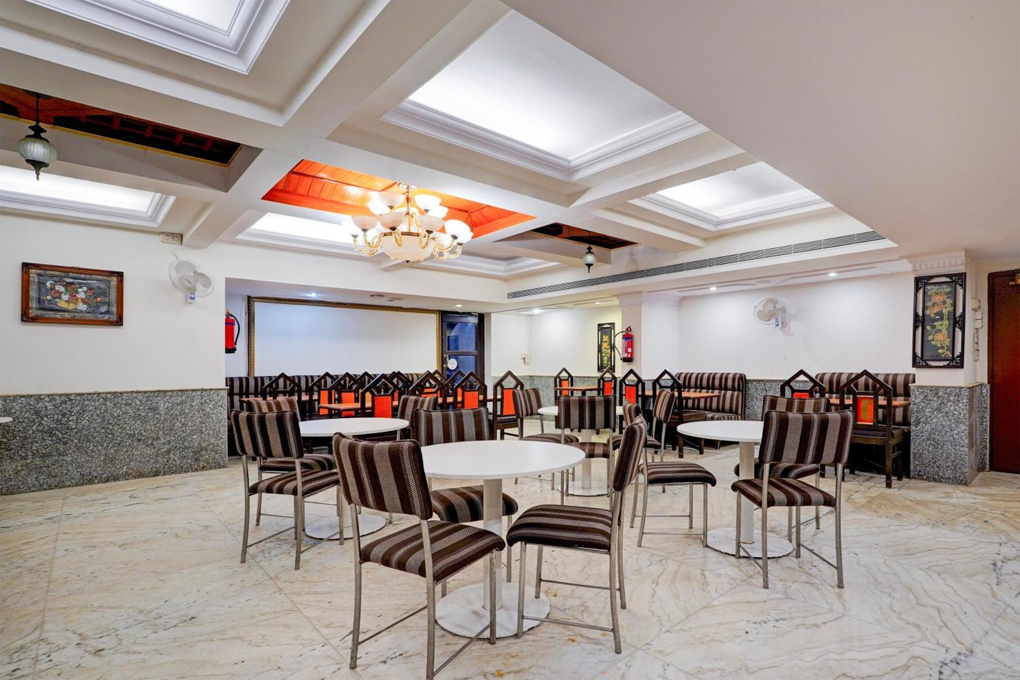 Hotel Super Townhouse Civil Aviation Hal Road