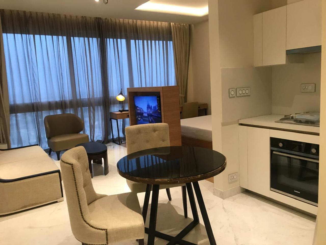 Apartment Luxury Attached With Leela *