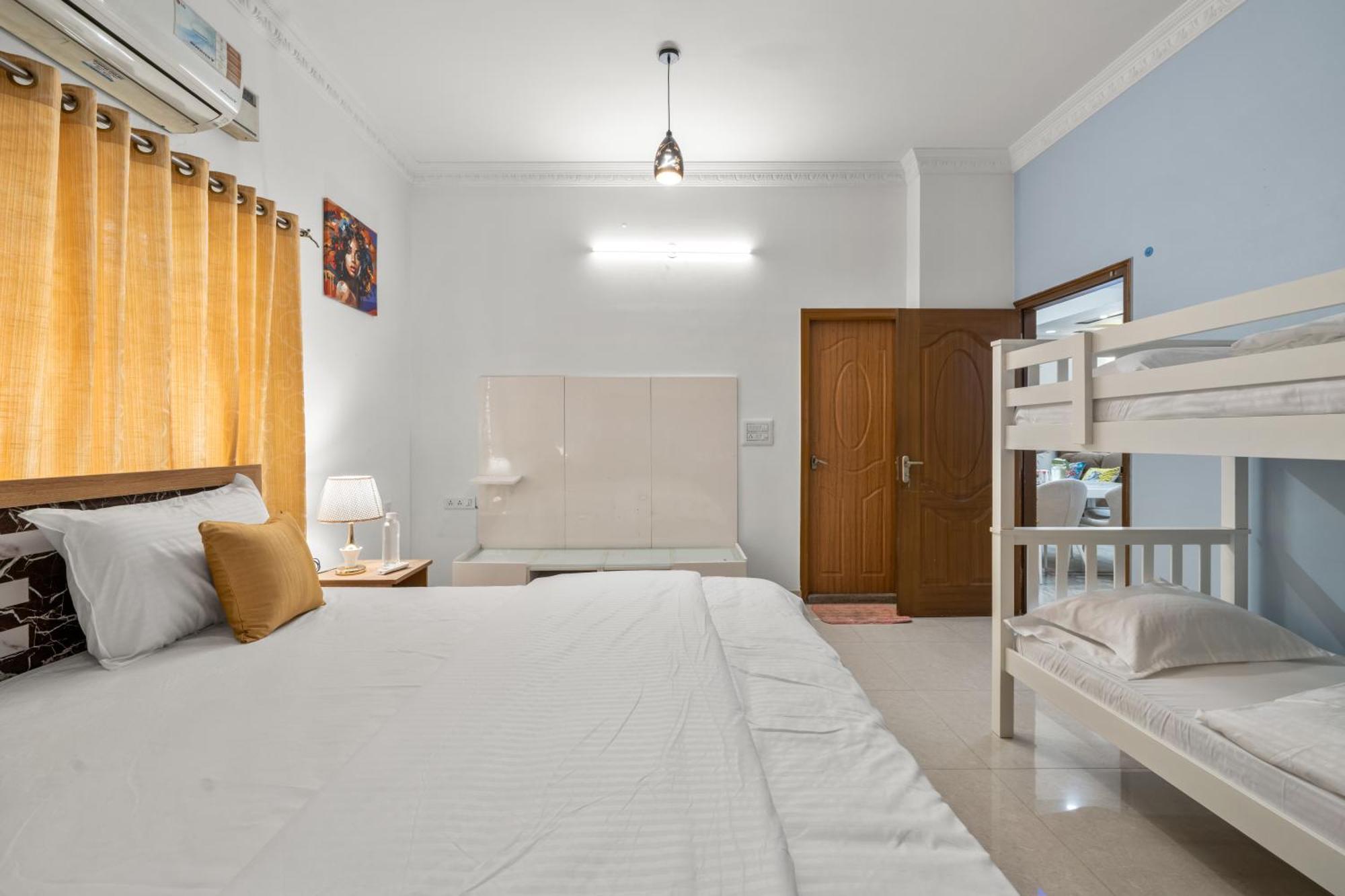 Splendor Lux 5 Bhk By Susan Villa *