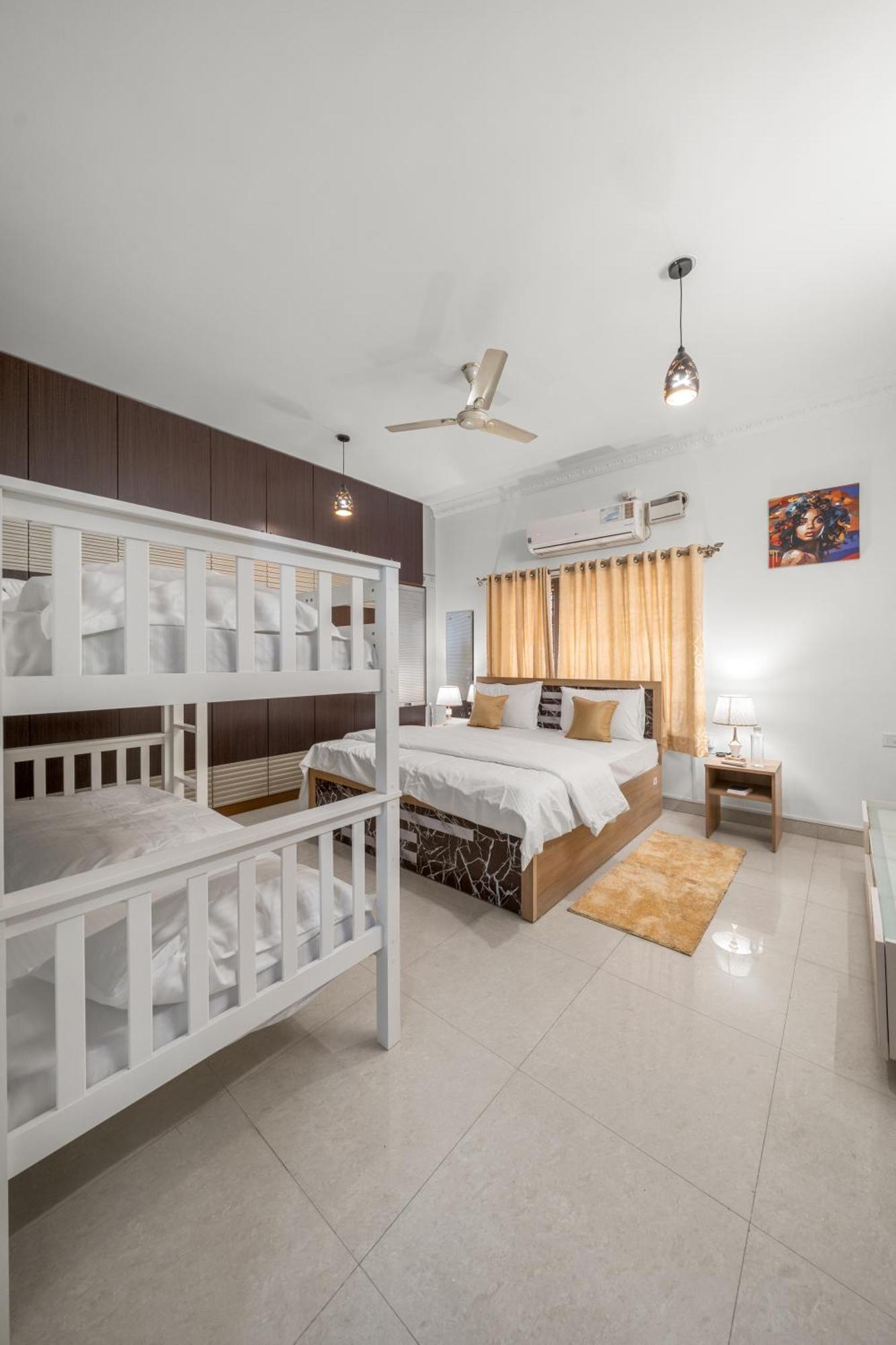 Splendor Lux 5 Bhk By Susan