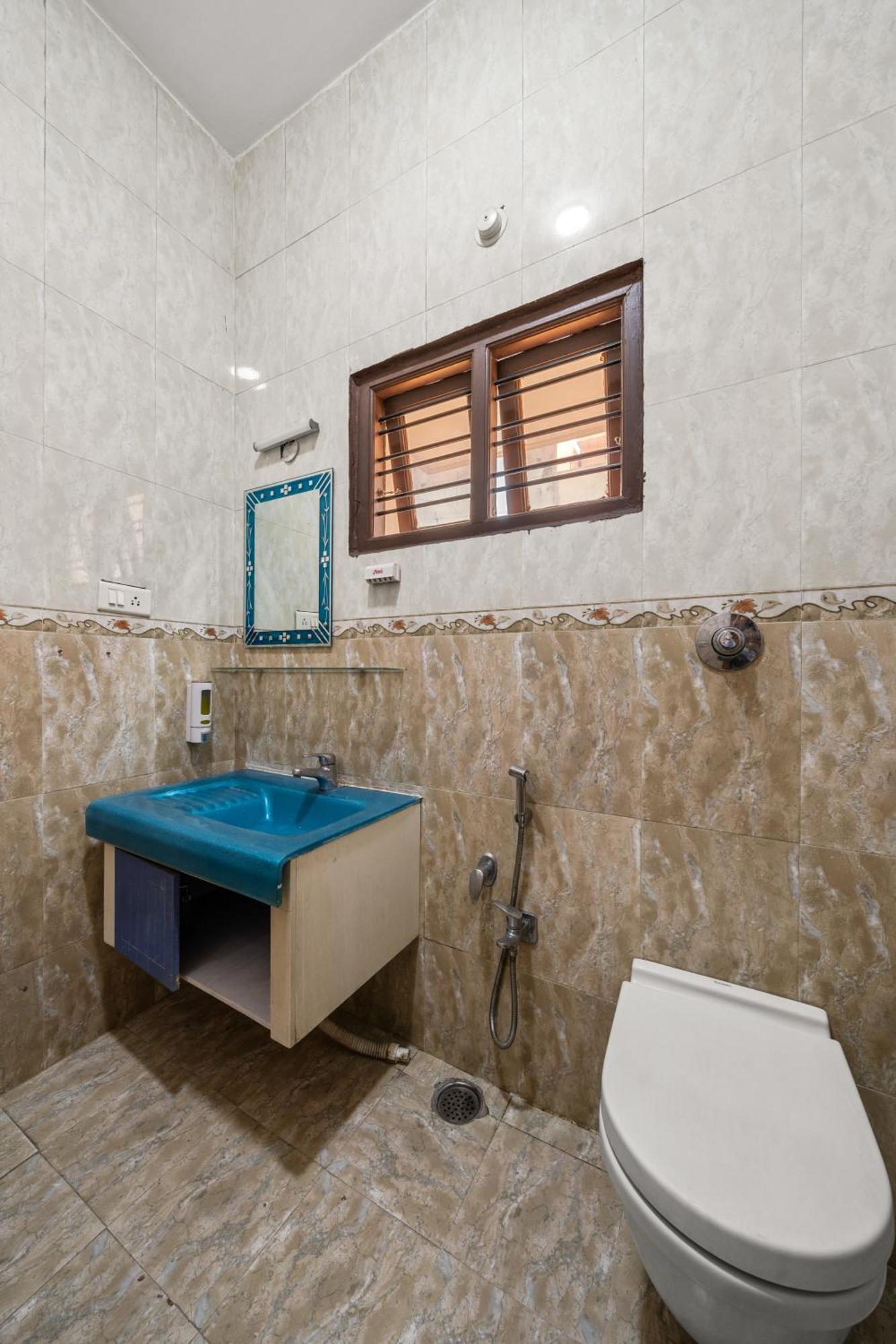 Splendor Lux 5 Bhk By Susan Villa *
