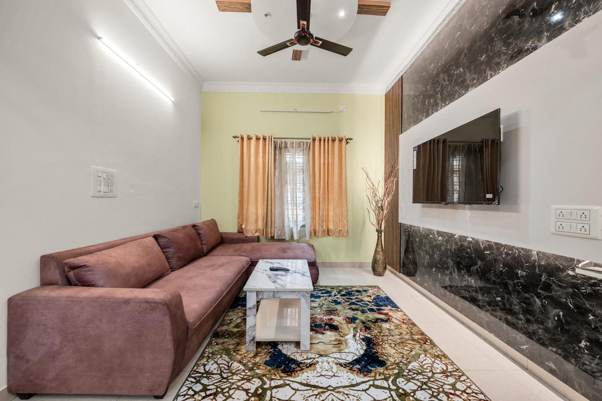 Splendor Lux 5 Bhk By Susan Villa *