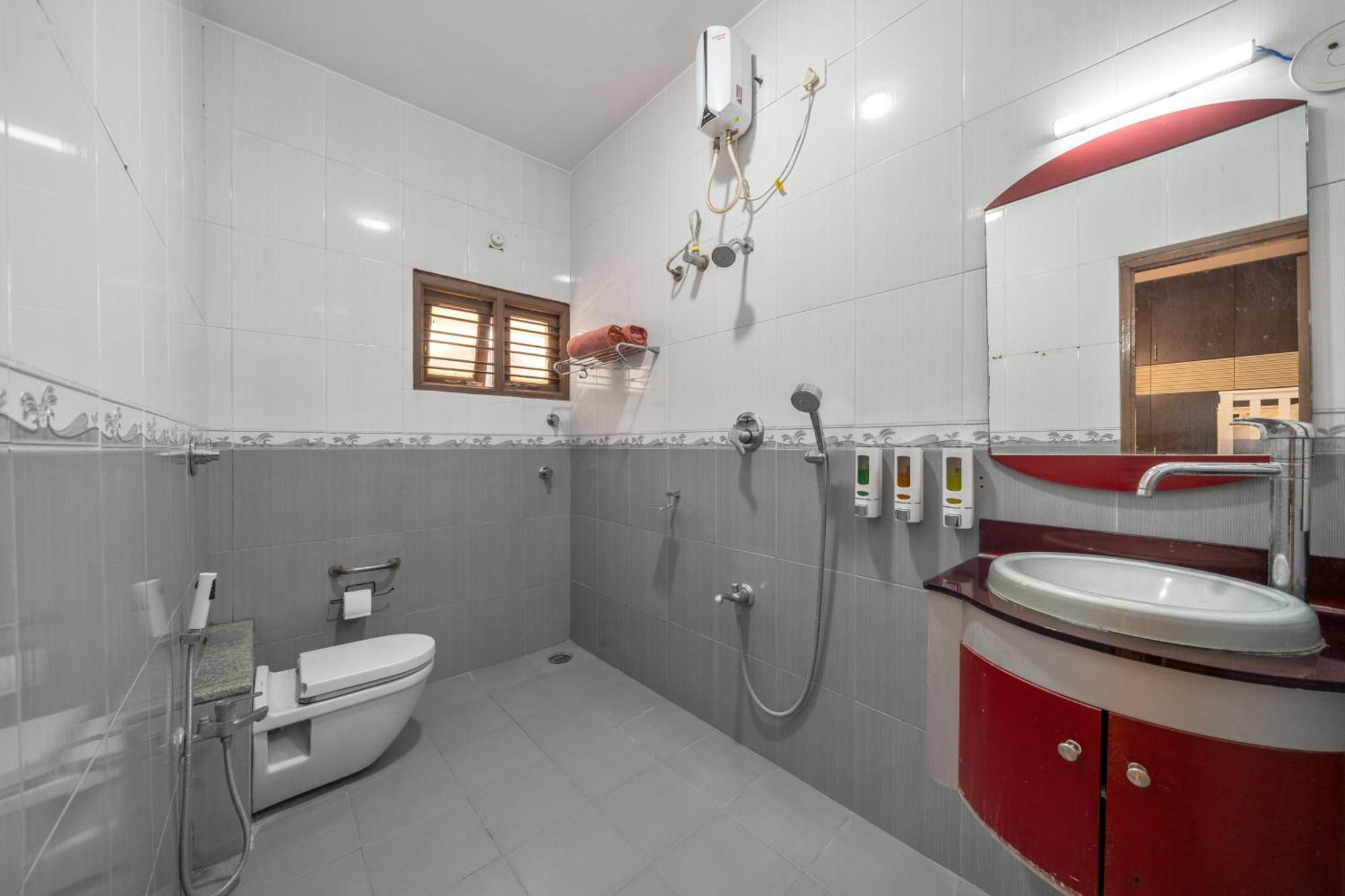 Splendor Lux 5 Bhk By Susan Villa