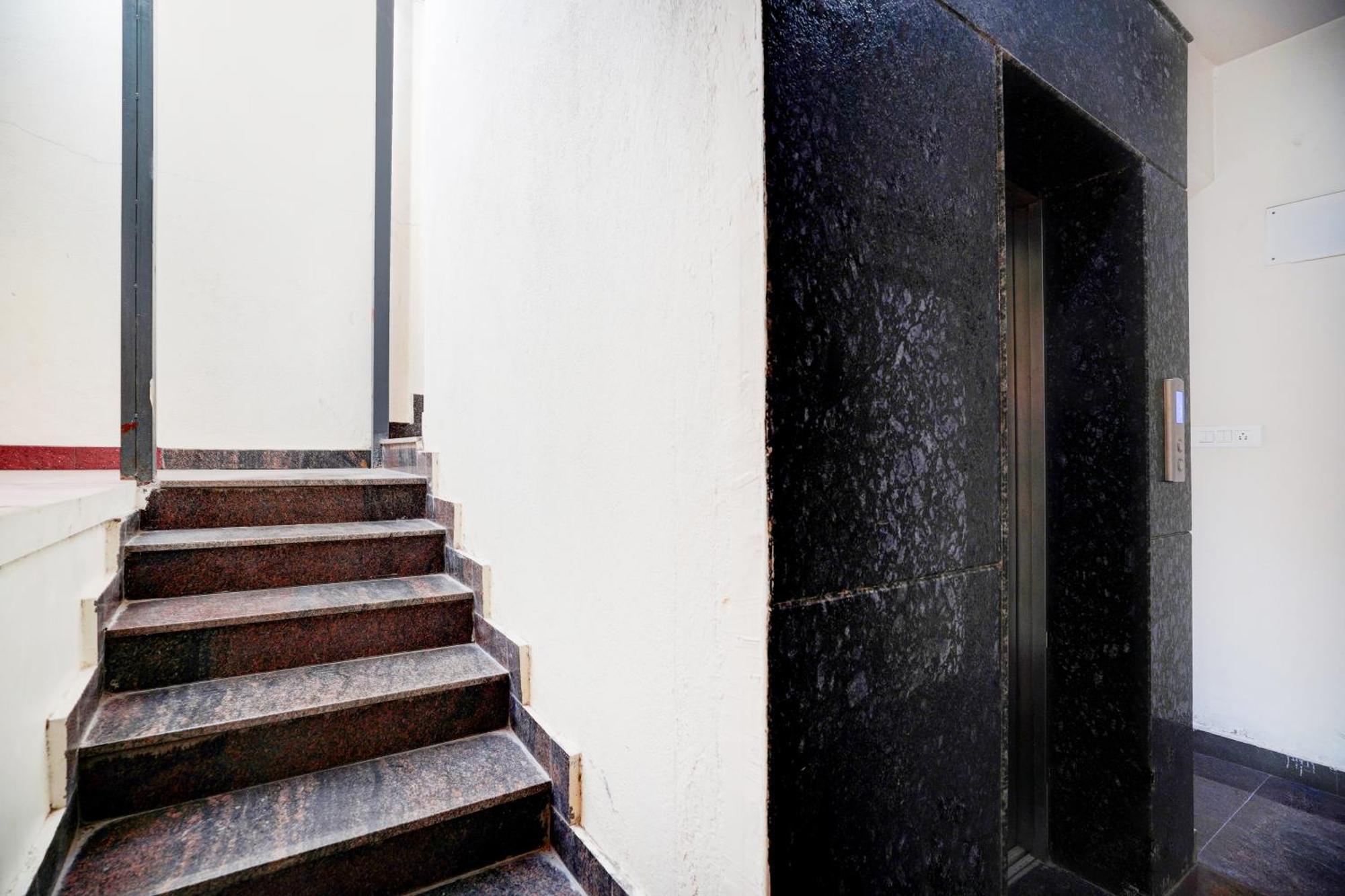 Super Collection O Kalyan Nagar Formerly Prime Square Hotel 3*