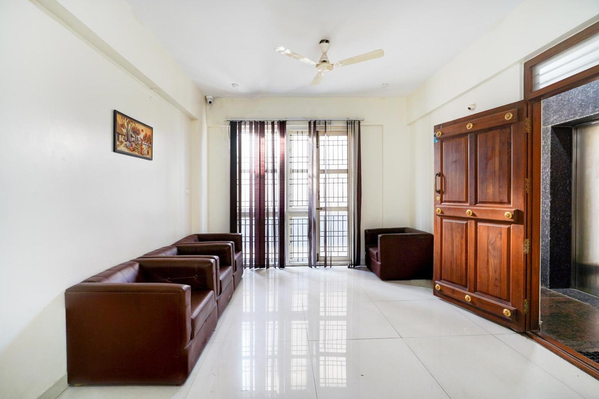 Hotel Super Collection O Kalyan Nagar Formerly Prime Square
