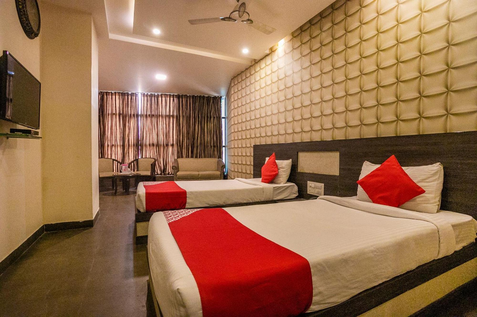 Super Collection O Indian Near Sitara Restaurant Hotel