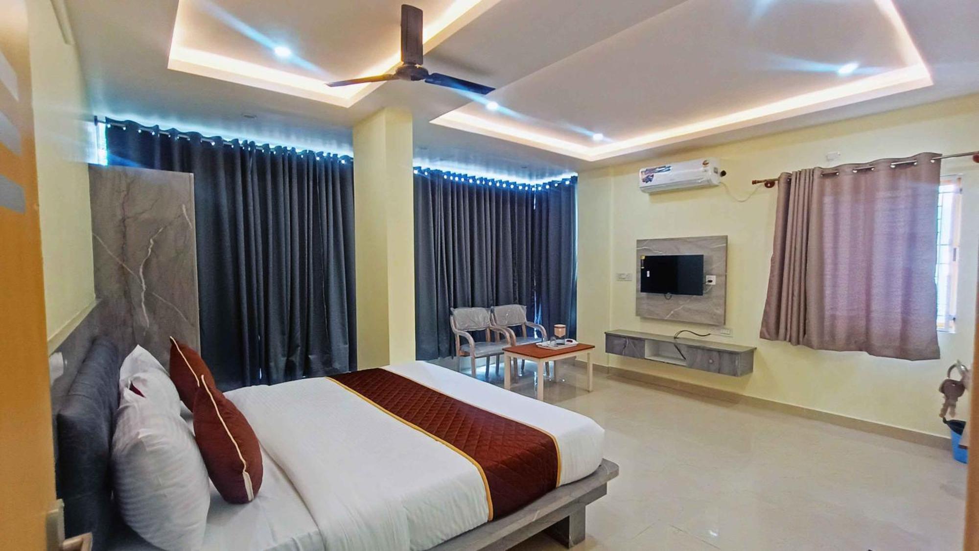 Shree Sai Hotel