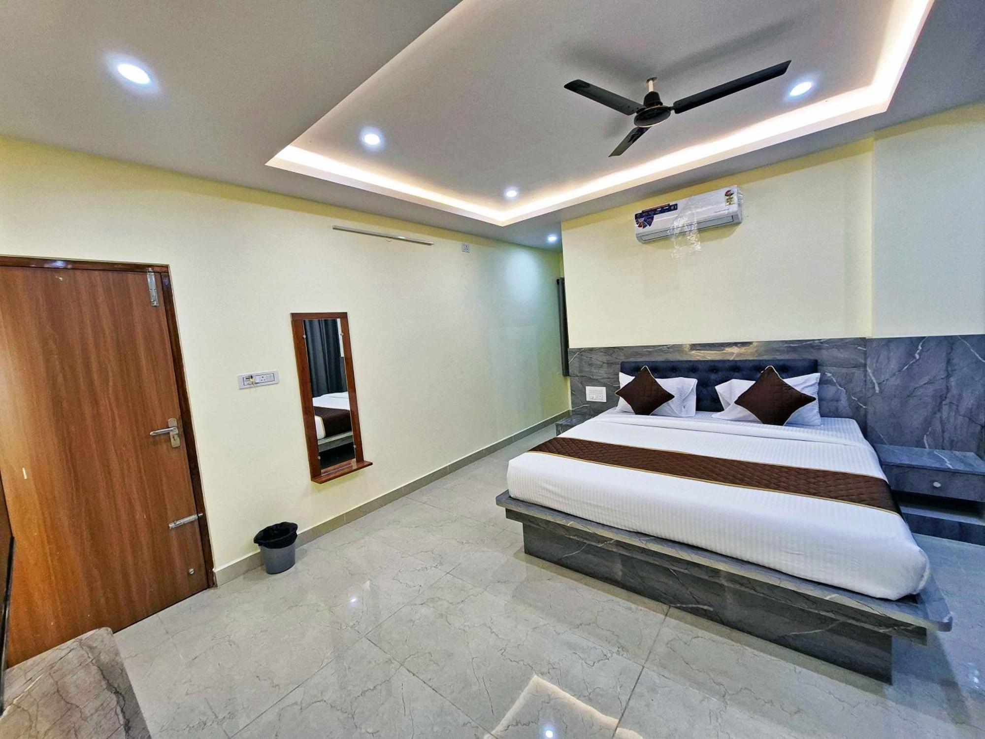 Shree Sai Hotel 2*