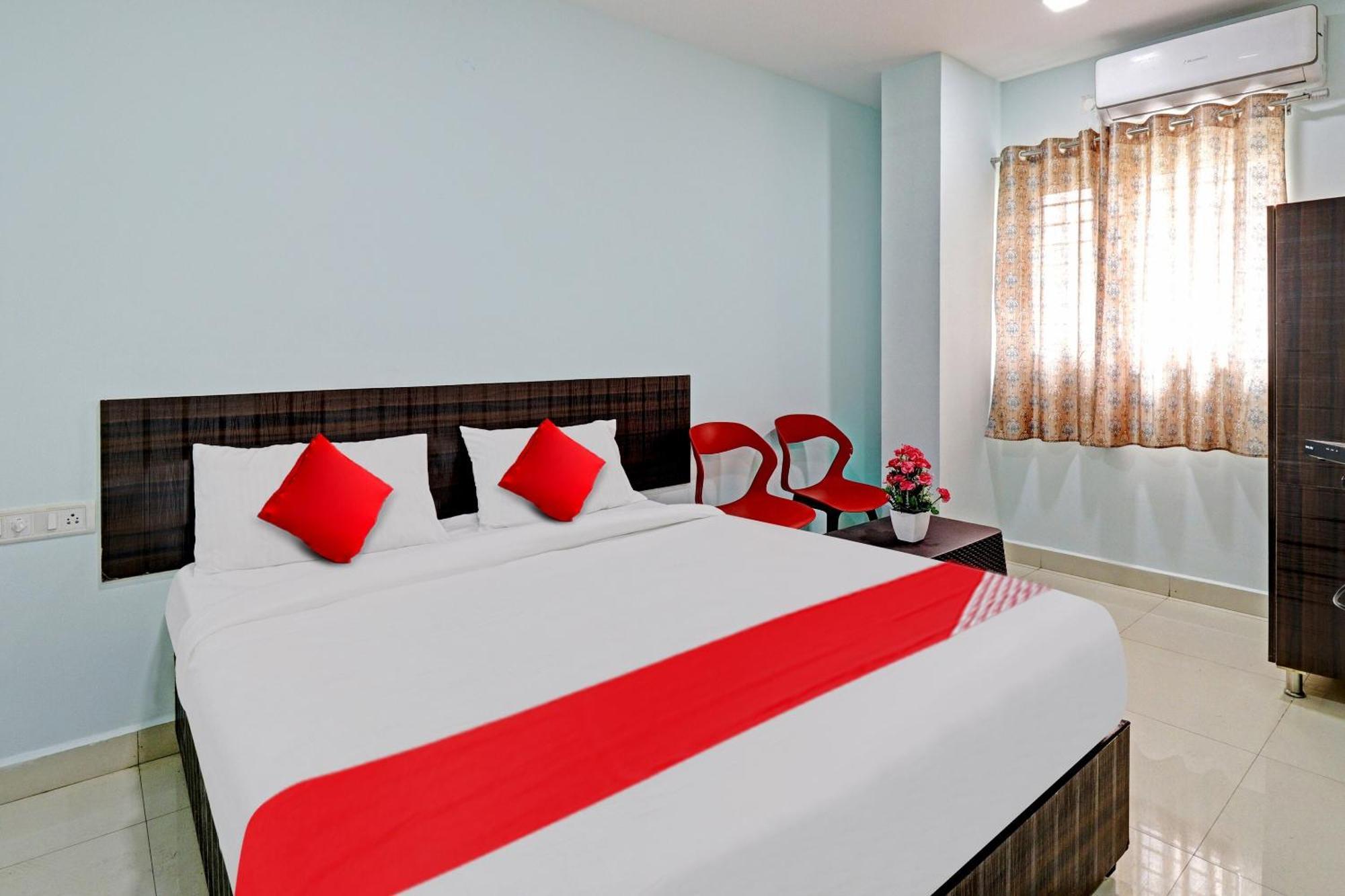 O Karanji Comforts Hotel 3*