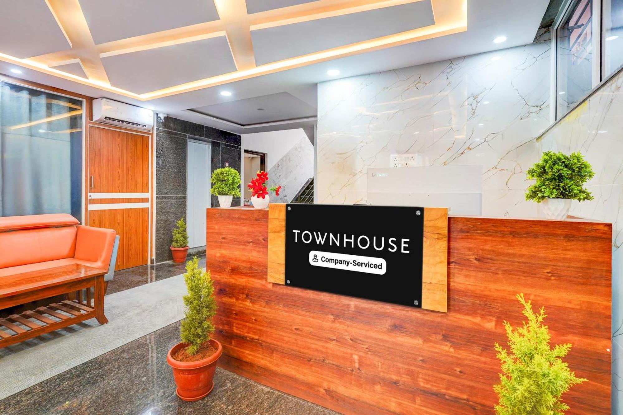 Super Townhouse Marathahalli 4*