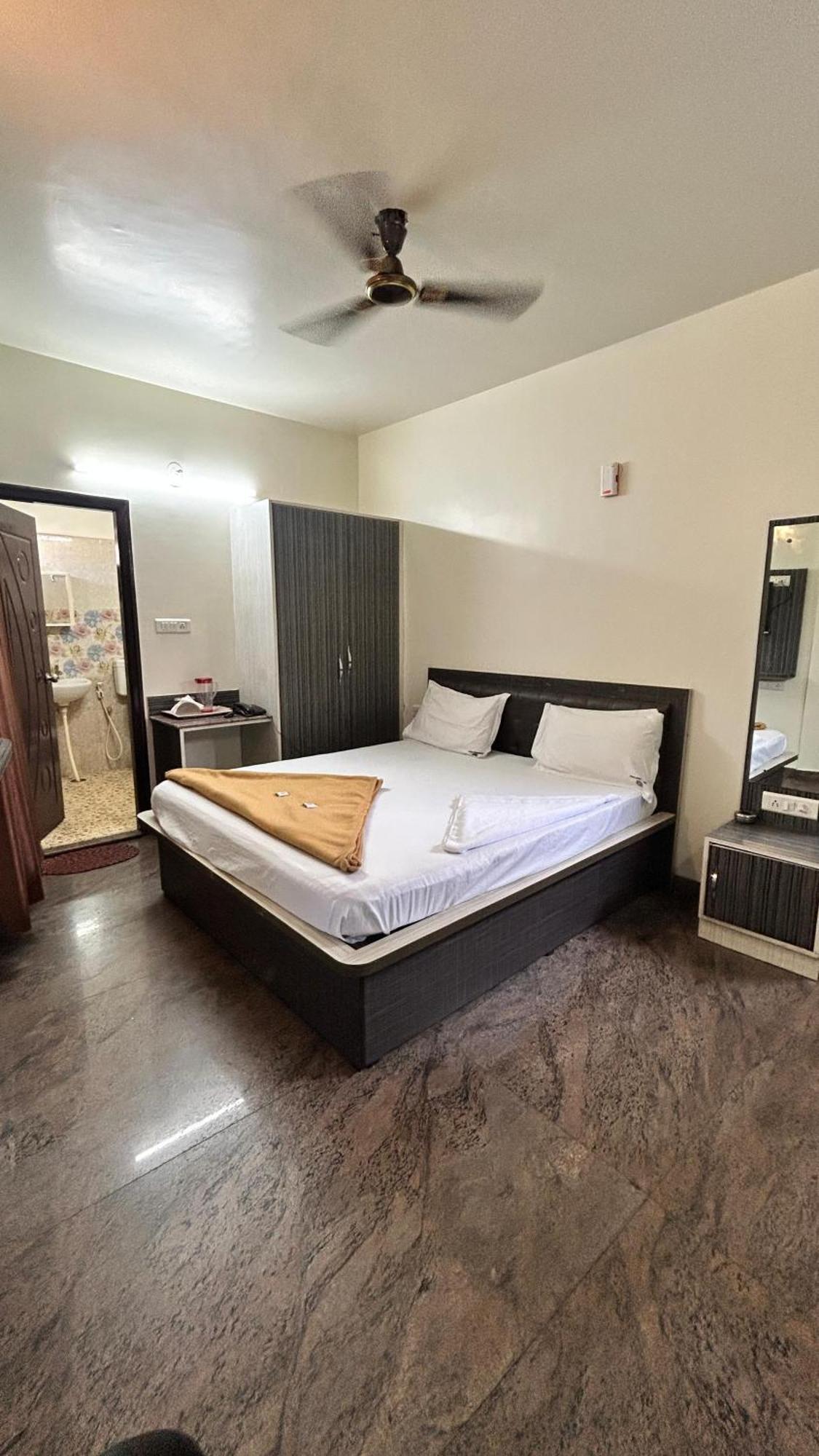Aradhya Palace Yeshwantpur Hotel