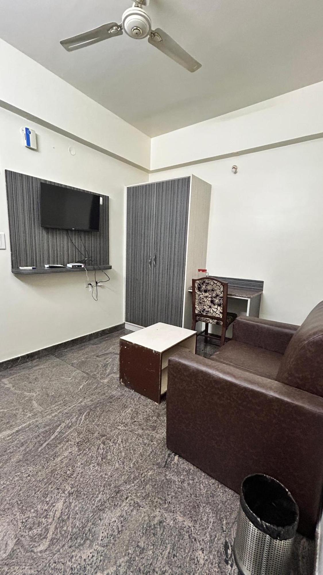 Aradhya Palace Yeshwantpur Hotel 3*