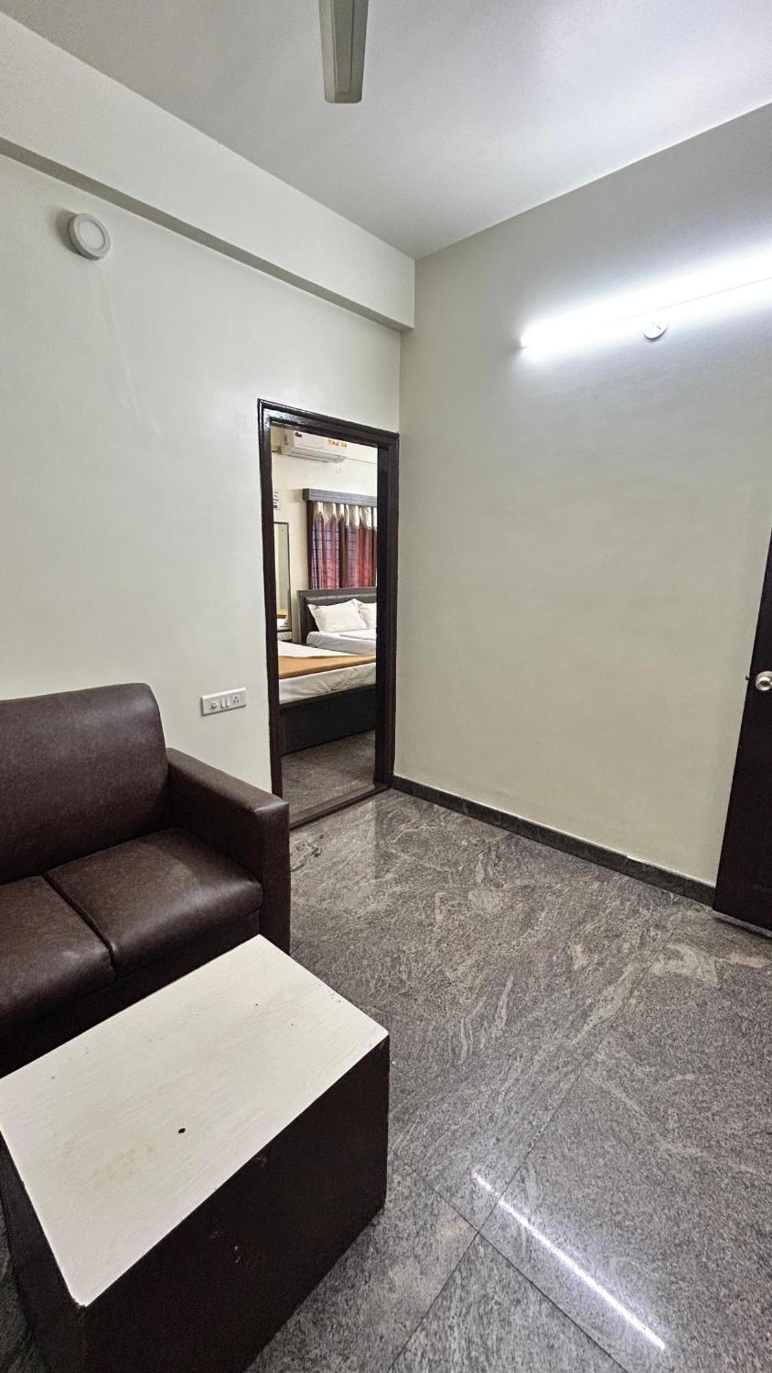 Aradhya Palace Yeshwantpur Hotel 3*