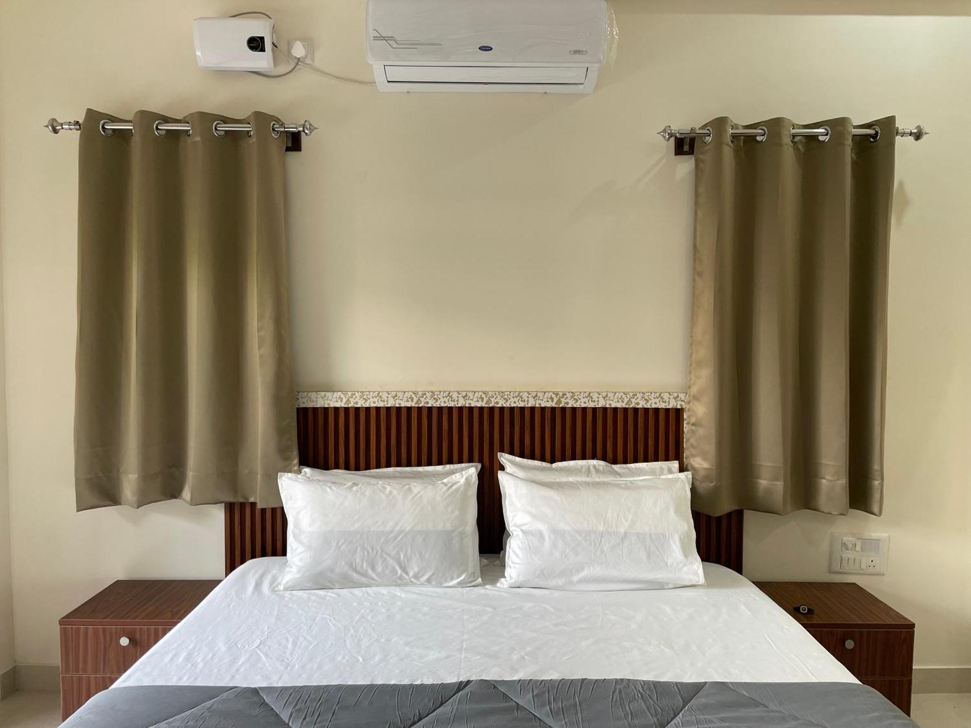 T Square Apartment