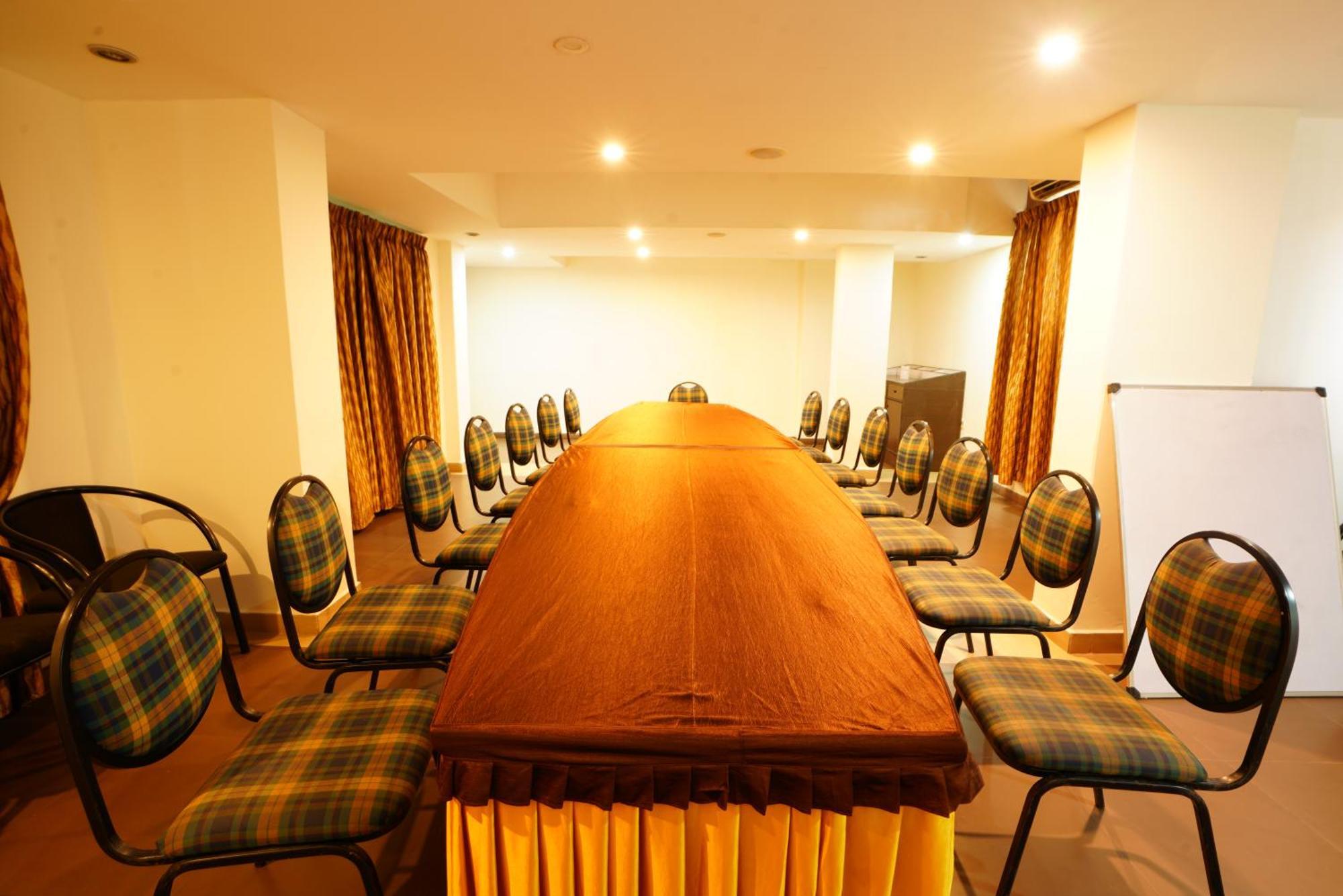 Hotel Grand Bee By Bestinn Leisure, Yeshwanthpur Junction