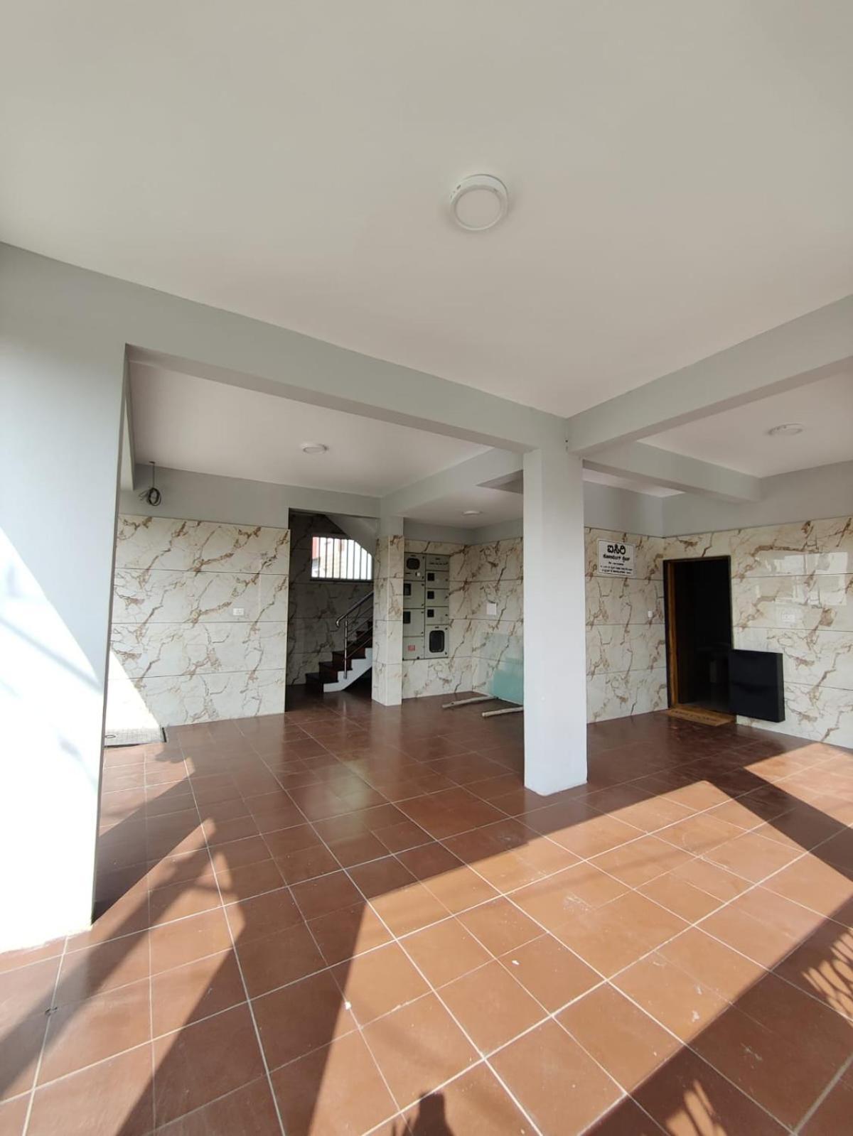Isiri Service Apartment *