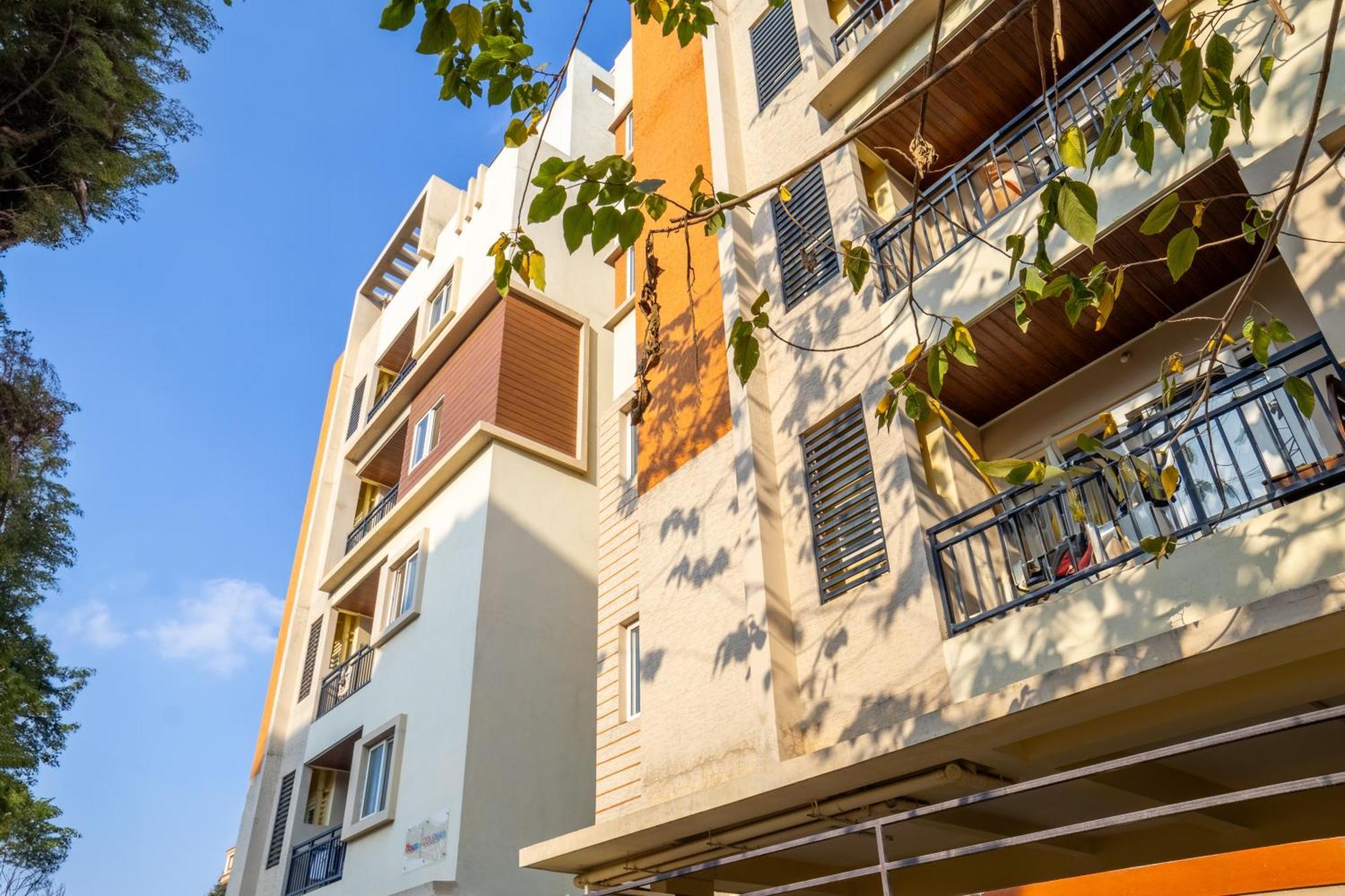 Apartment Housr Garrett Hebbal Near Manyata Tech Park Bangalore