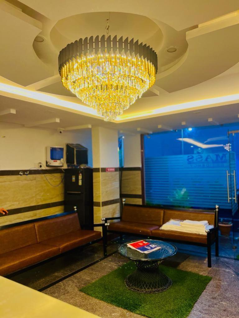 L A V Mansion Hotel