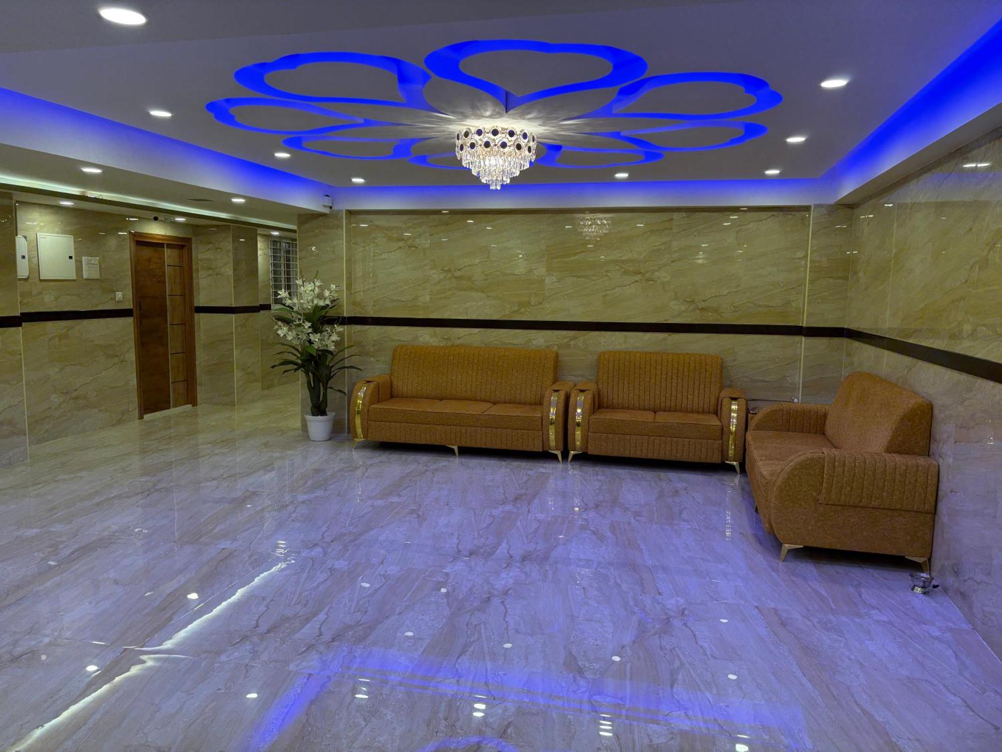 Elegant And Apartment *