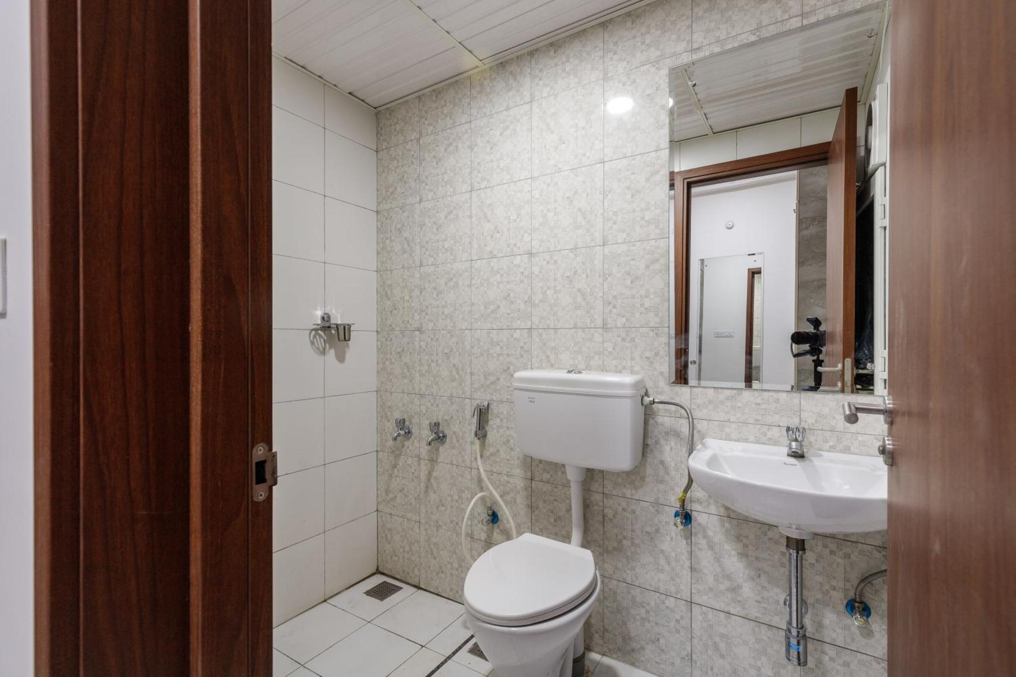 The Raintree Apartmenthebbalnr Aster Cmi Apartment *