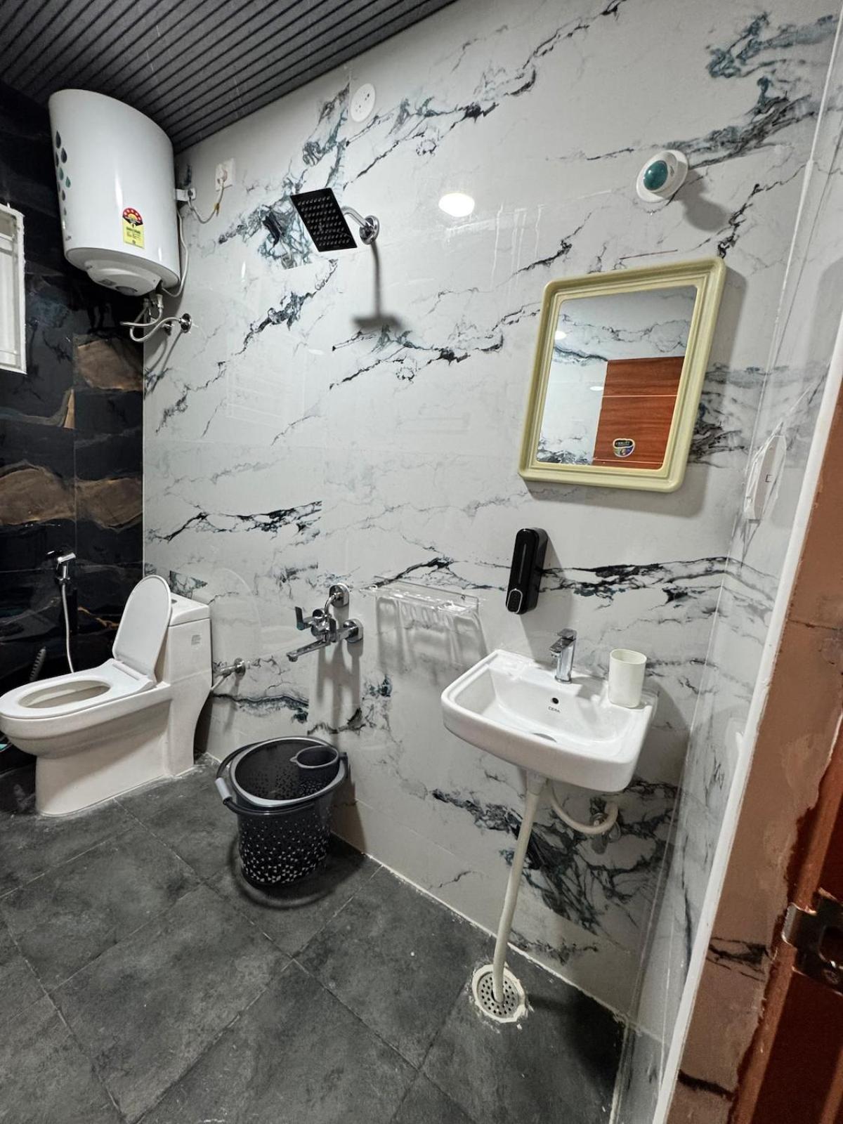 Electronic Phase 1misty Woods With Garden Access Bangalore