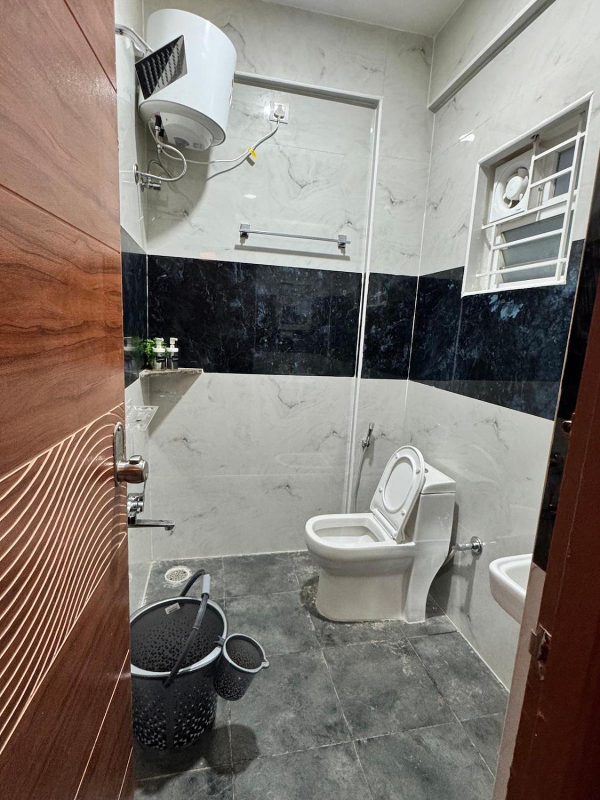 Apartment Electronic Phase 1misty Woods With Garden Access Bangalore