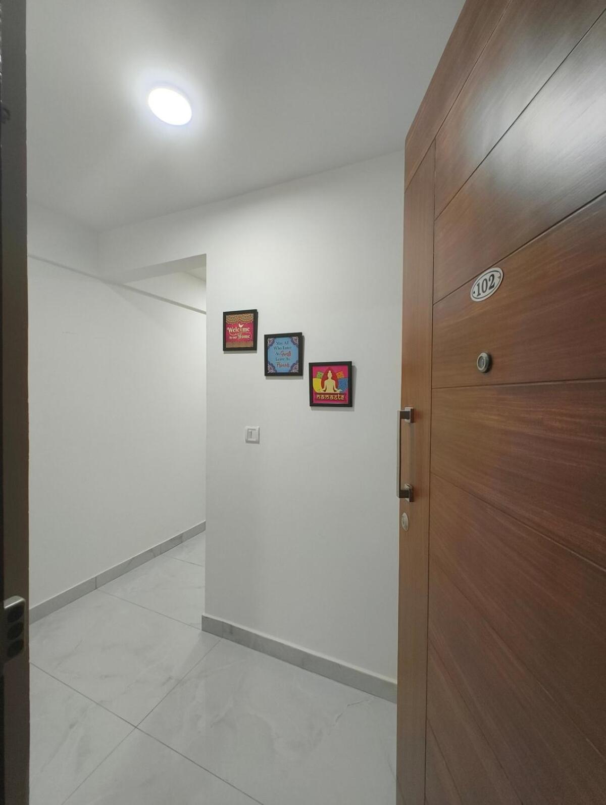 M's Cozy Unwind - Daisy * Bangalore