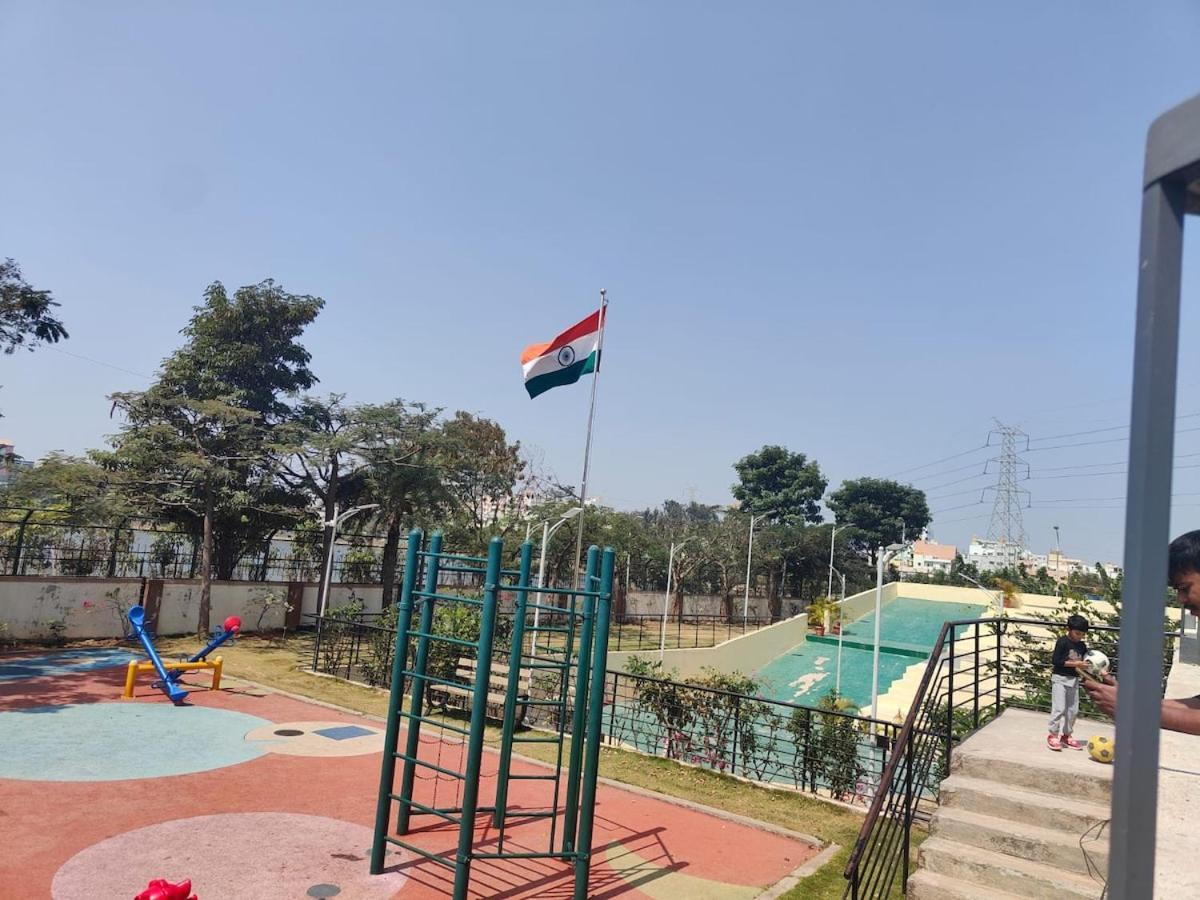 Spacious 3 Bhk Inhigher Flr With Sunset, View Apartment *