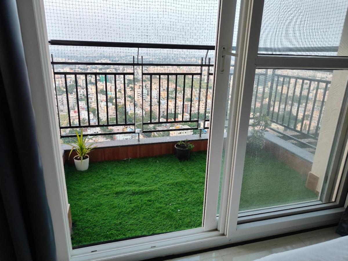 Apartment Spacious 3 Bhk Inhigher Flr With Sunset, View Bangalore