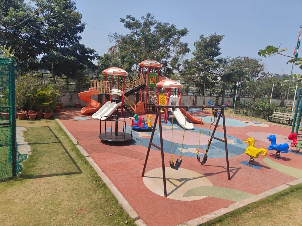 Spacious 3 Bhk Inhigher Flr With Sunset, View Apartment