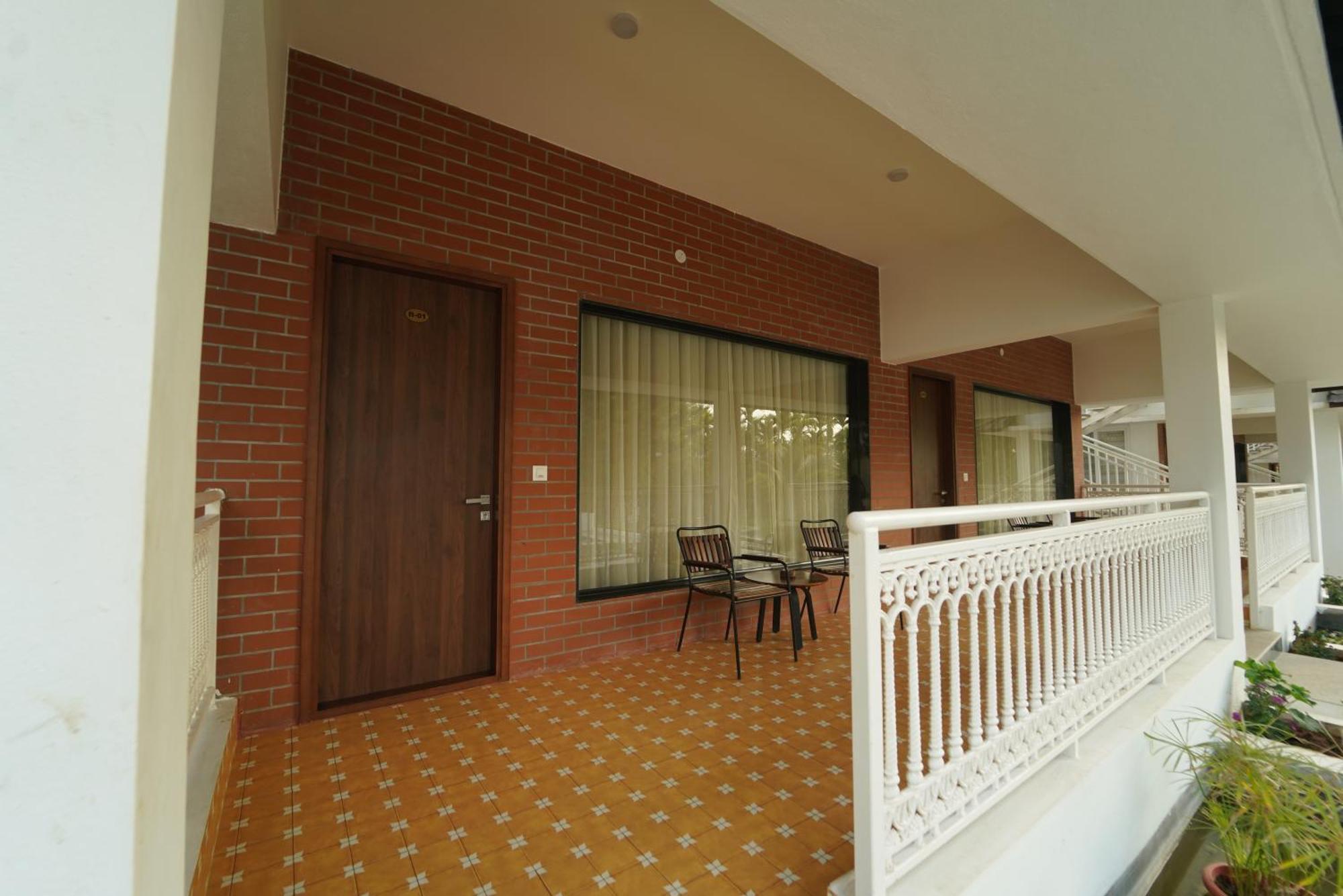 Gubbi Goodu 4* Bangalore