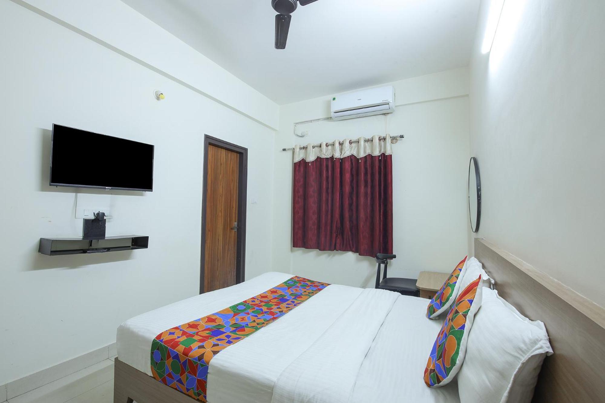 Fabhotel Golden Grand - Global Village 3* Bangalore