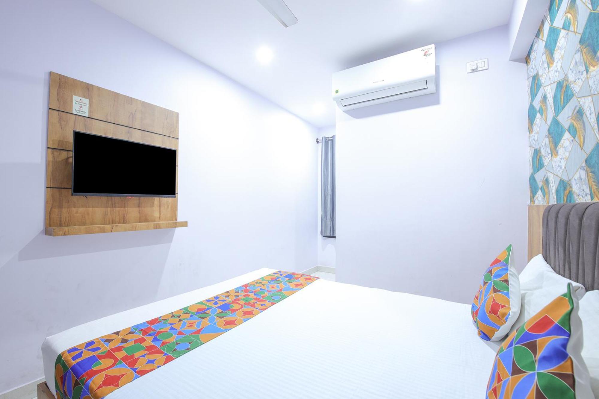 Fabexpress Golden Comforts Hotel