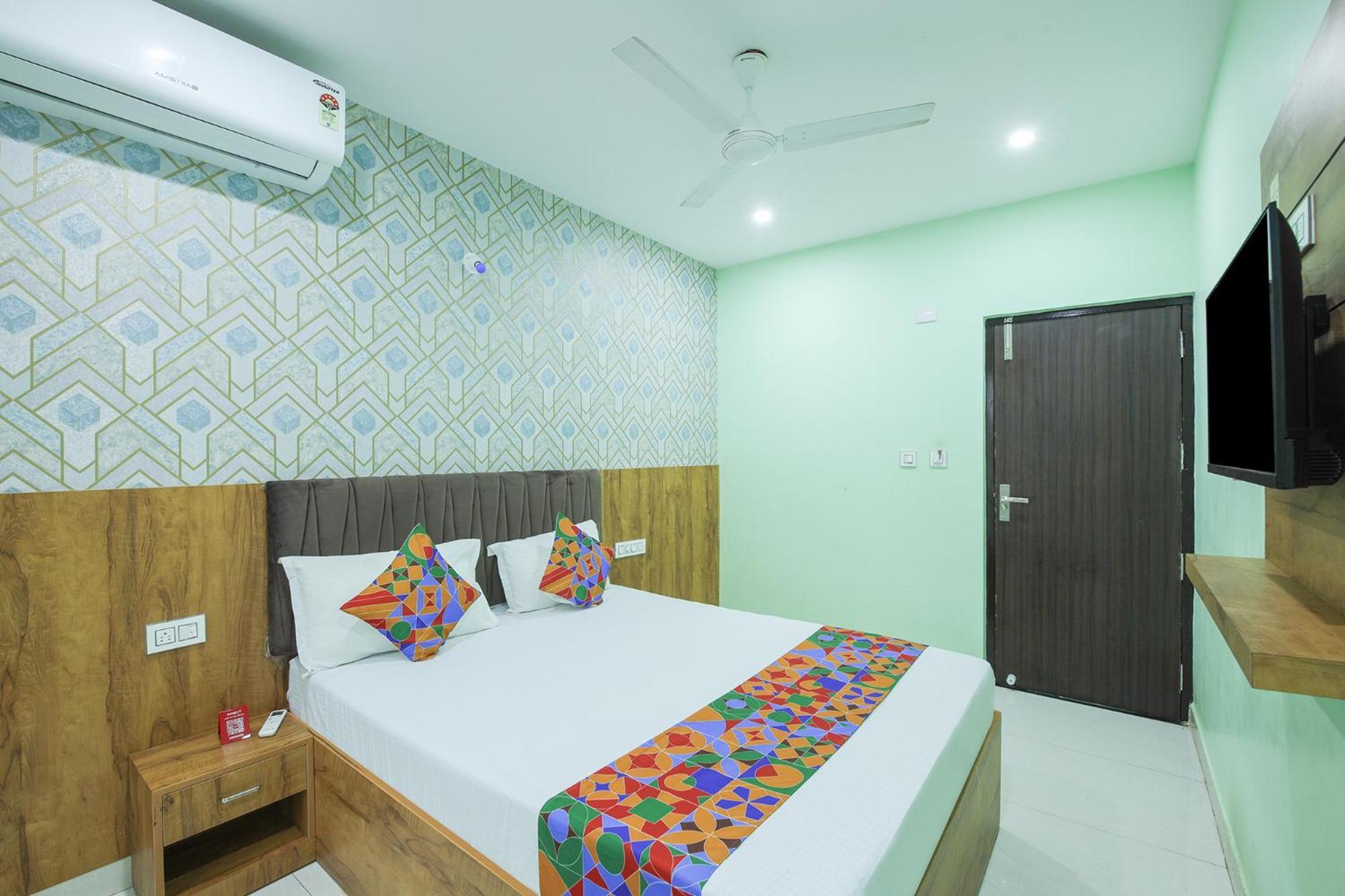 Hotel Fabexpress Golden Comforts
