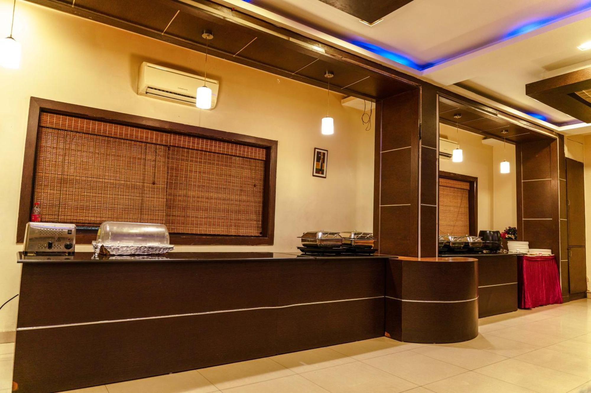 Bisque Magaji Orchid - Near Majestic Railway Station