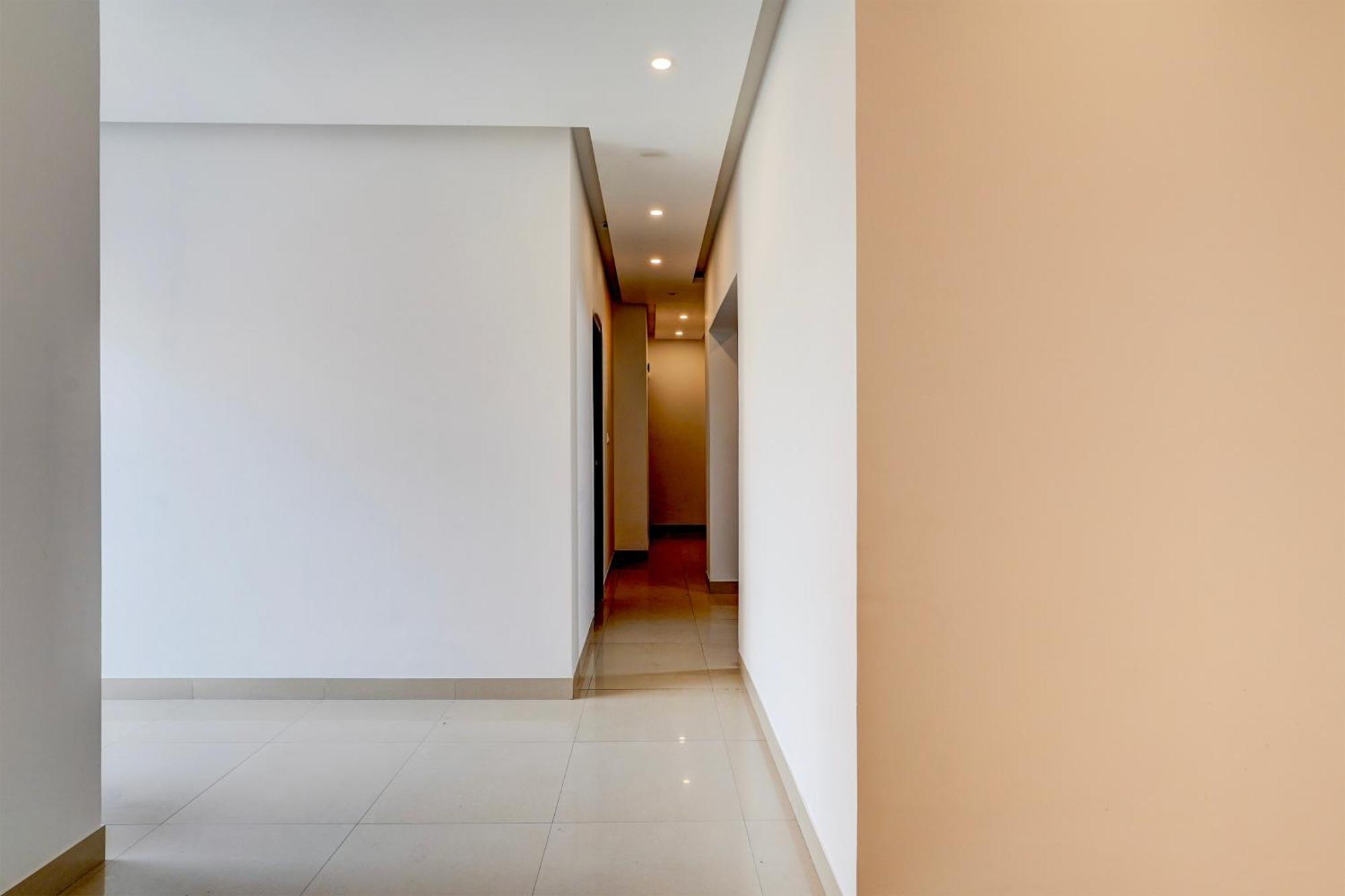 Hotel Super Townhouse Hebbal 4*