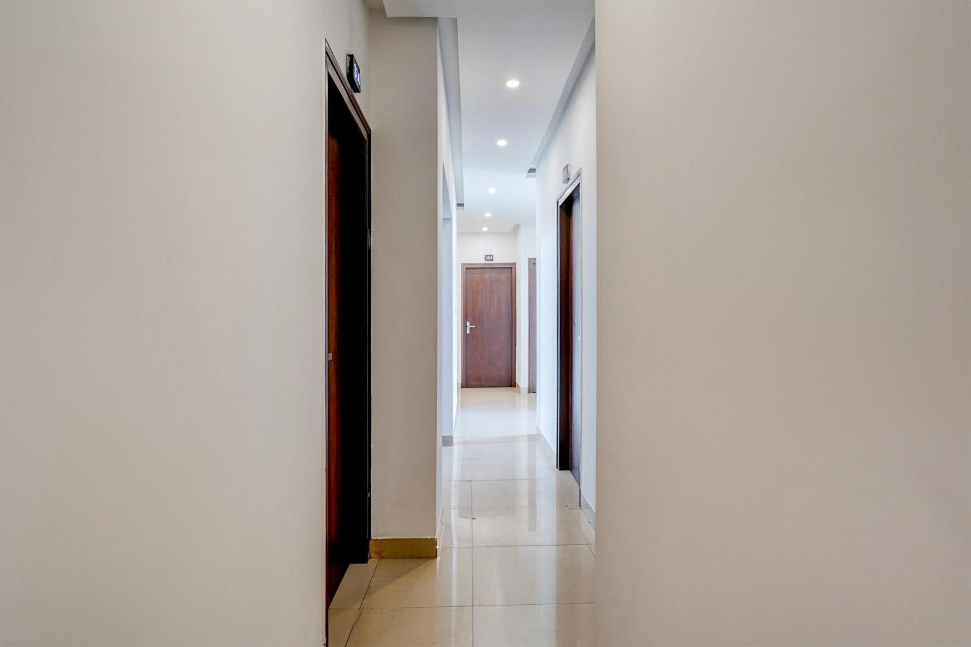 Hotel Super Townhouse Hebbal Bangalore