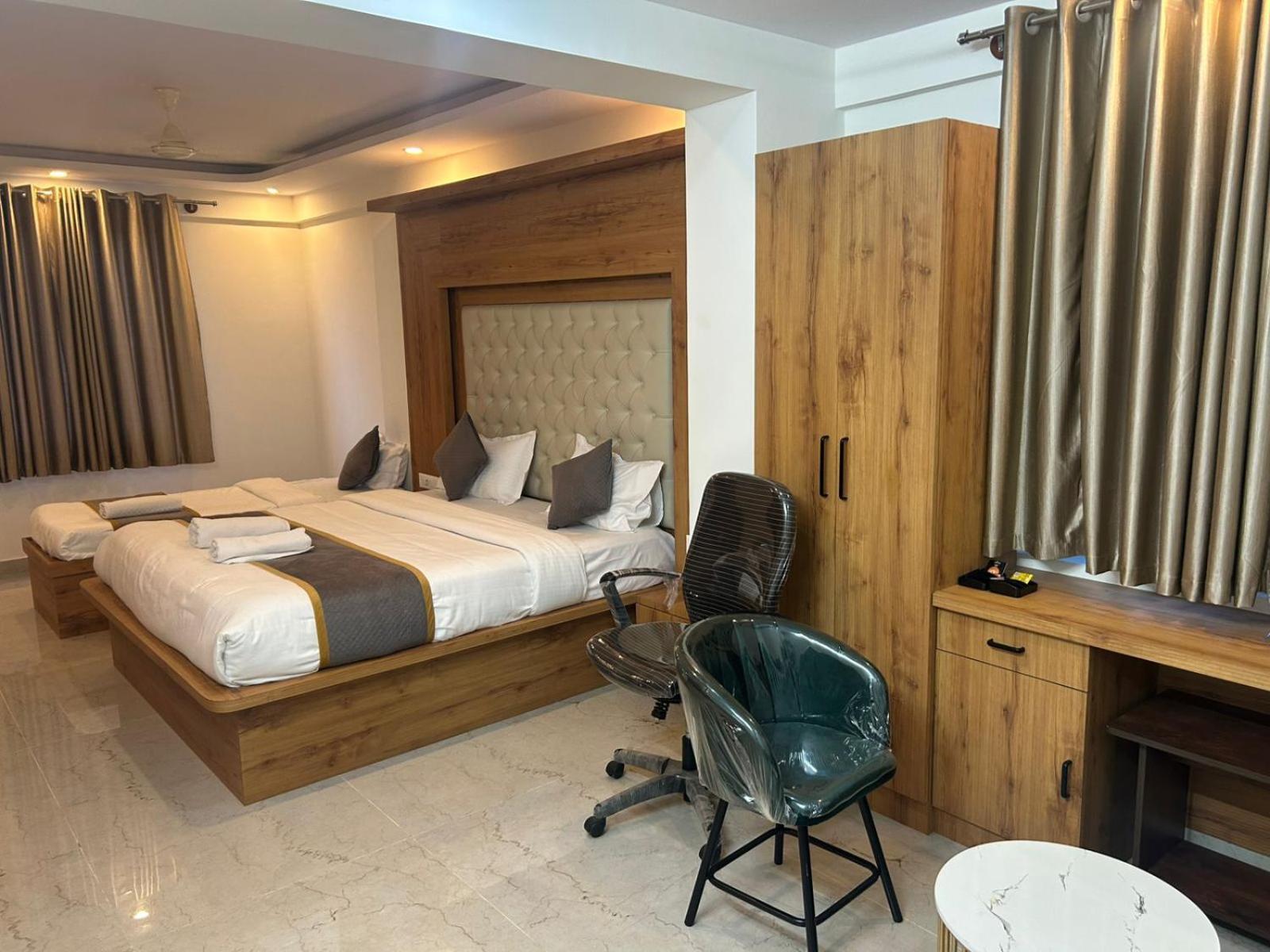 Orchid Bloom Hotel 2*