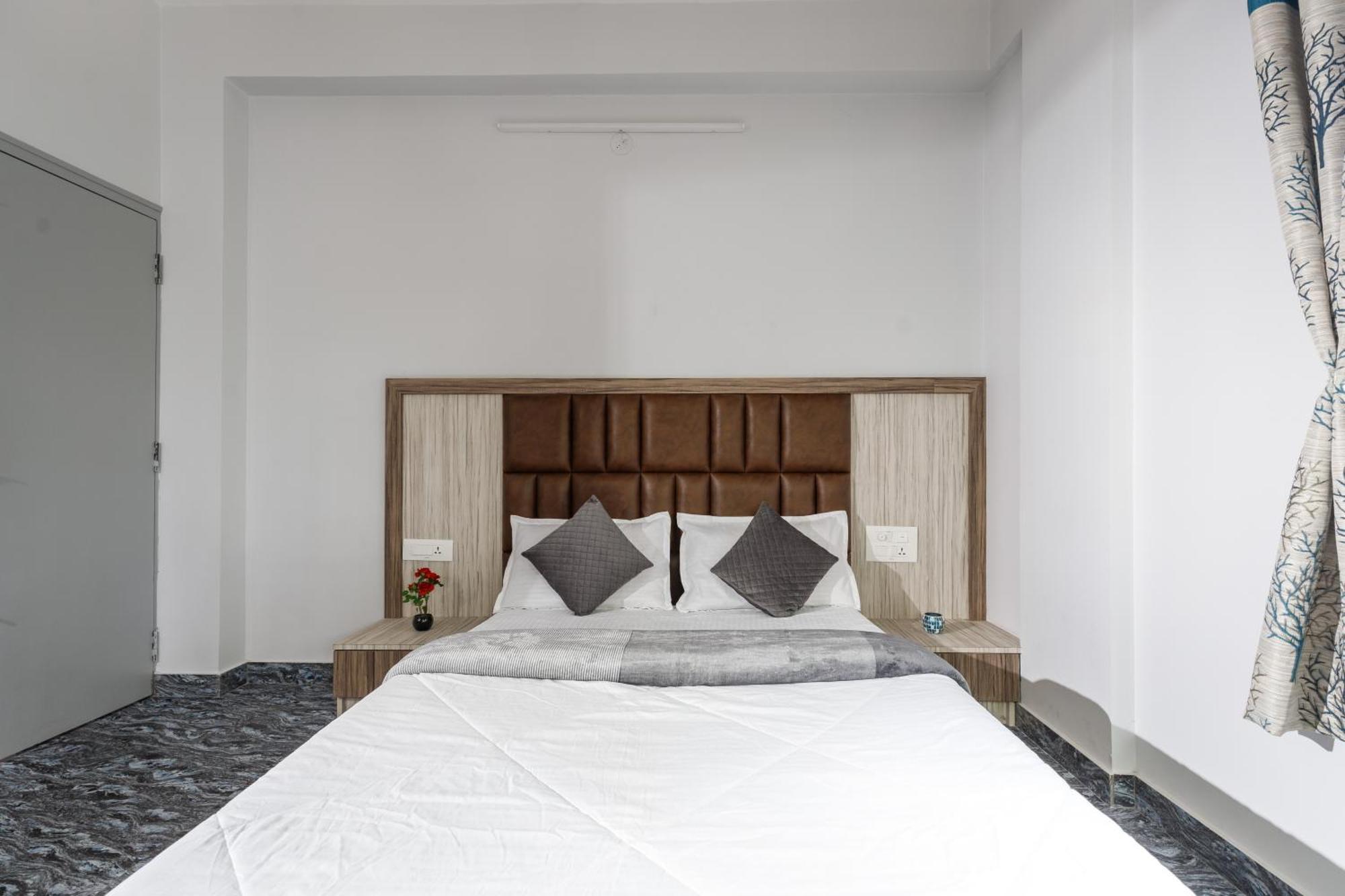 Galaxy 4th Block By Redolive 4th Block Jayanagar Wifi Apartment Bangalore