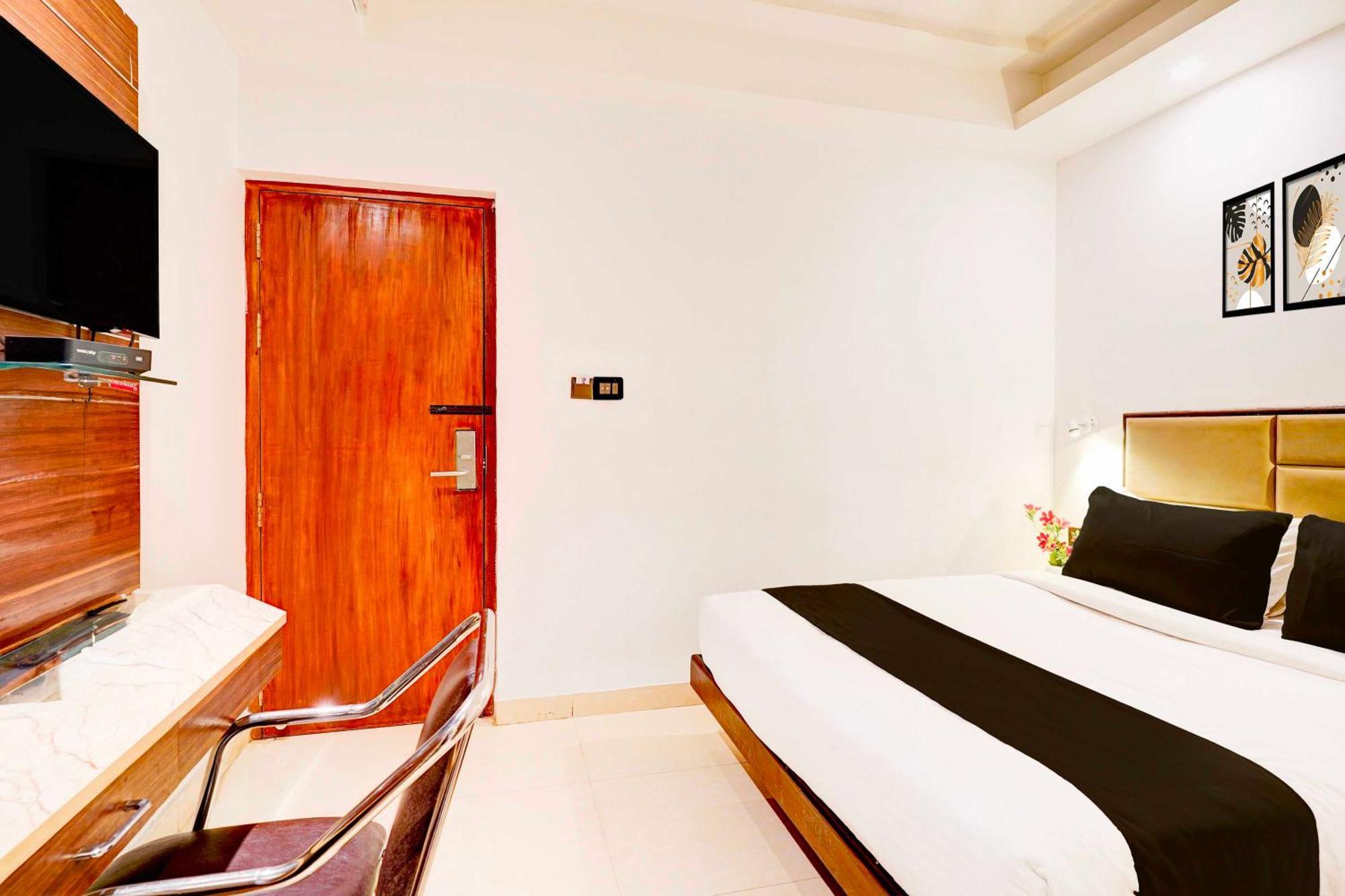 Collection O Indiranagar Hotel